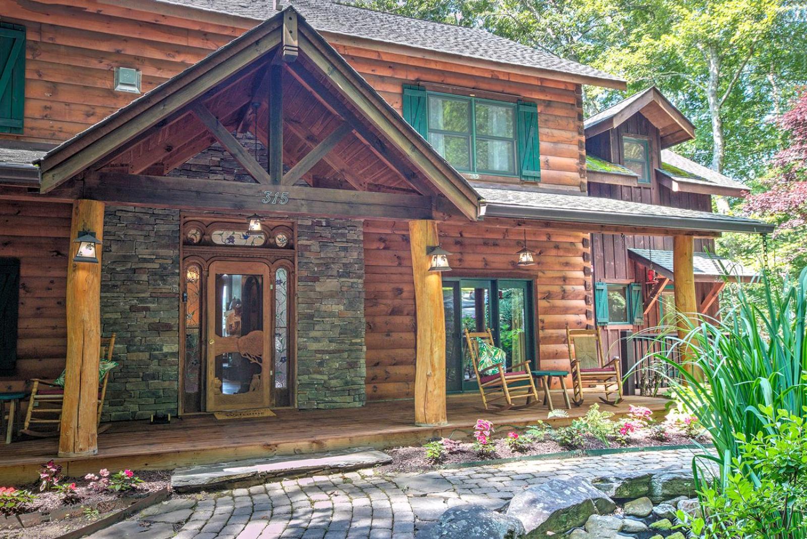 Lazy Bear Lodge