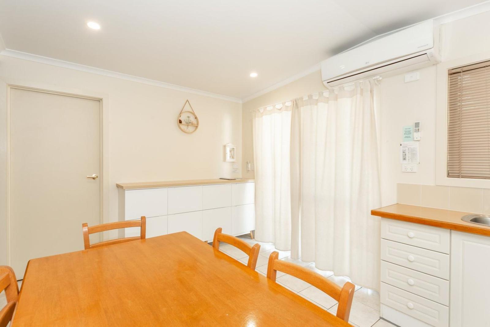 Cottage 20 - 3 Bedroom - Lake Hume Resort