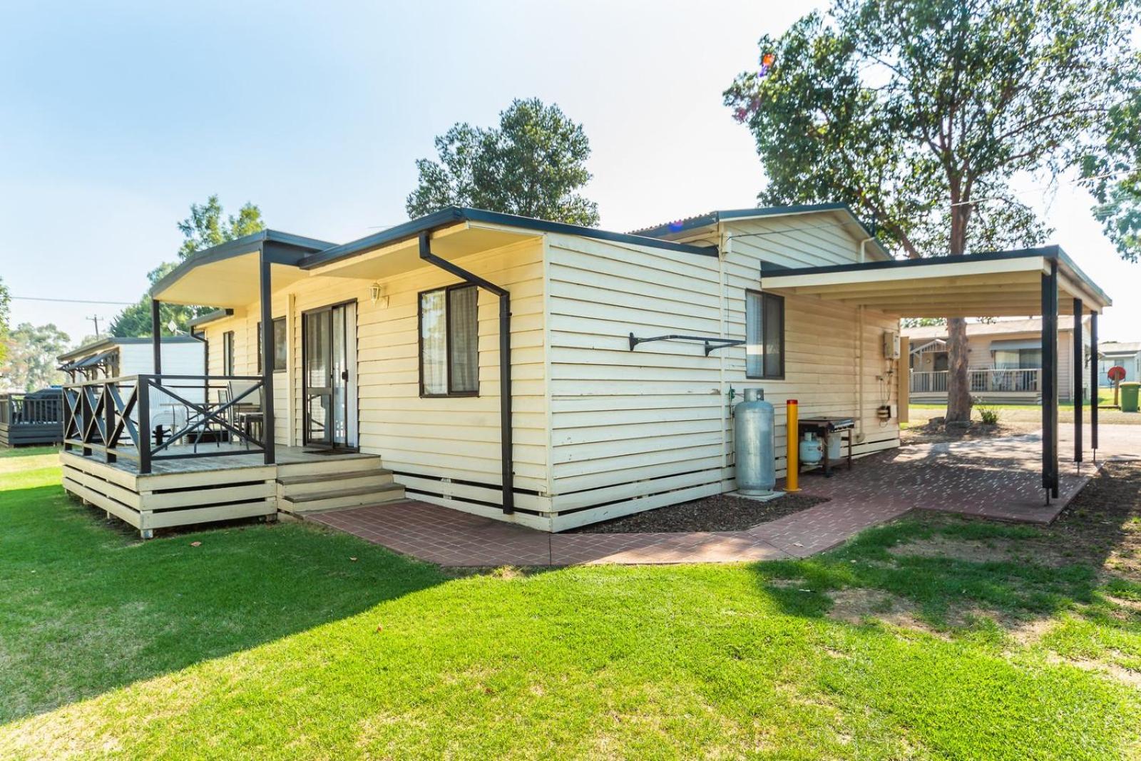 Cottage 20 - 3 Bedroom - Lake Hume Resort