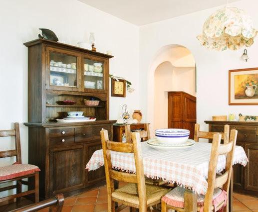 villa smeraldi en Siracusa — dining
