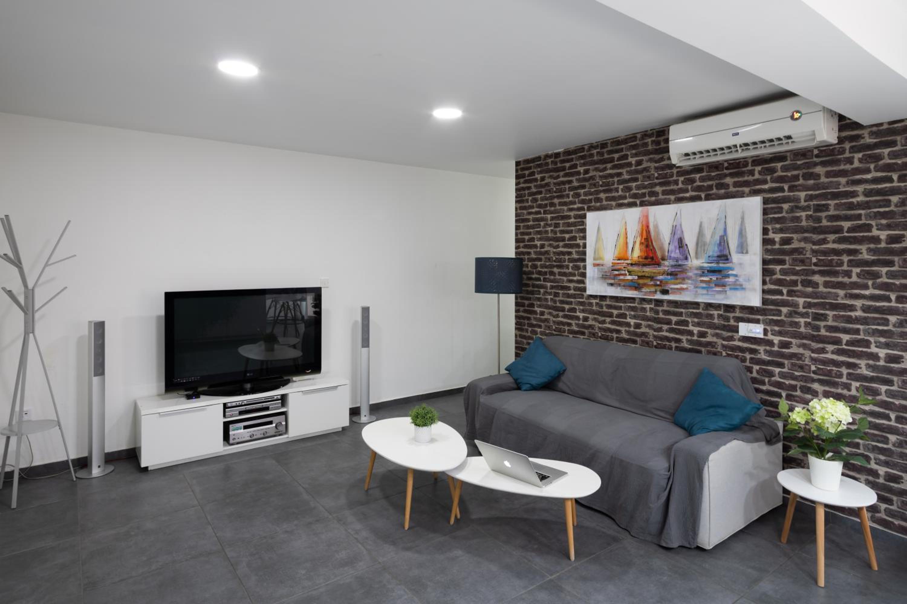 Poseidon Apartment by Michalis