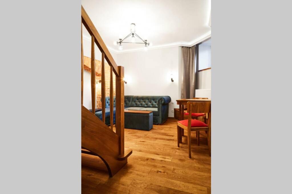HOUSEHOST Apartment II: Studencka Street view 3