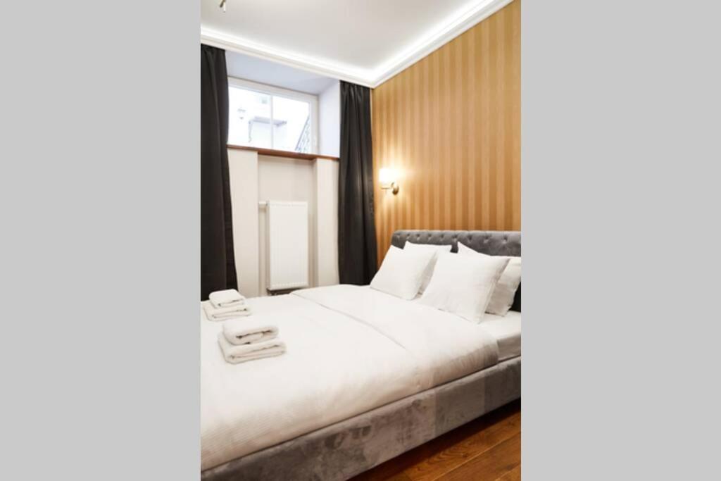 HOUSEHOST Apartment II: Studencka Street view 5