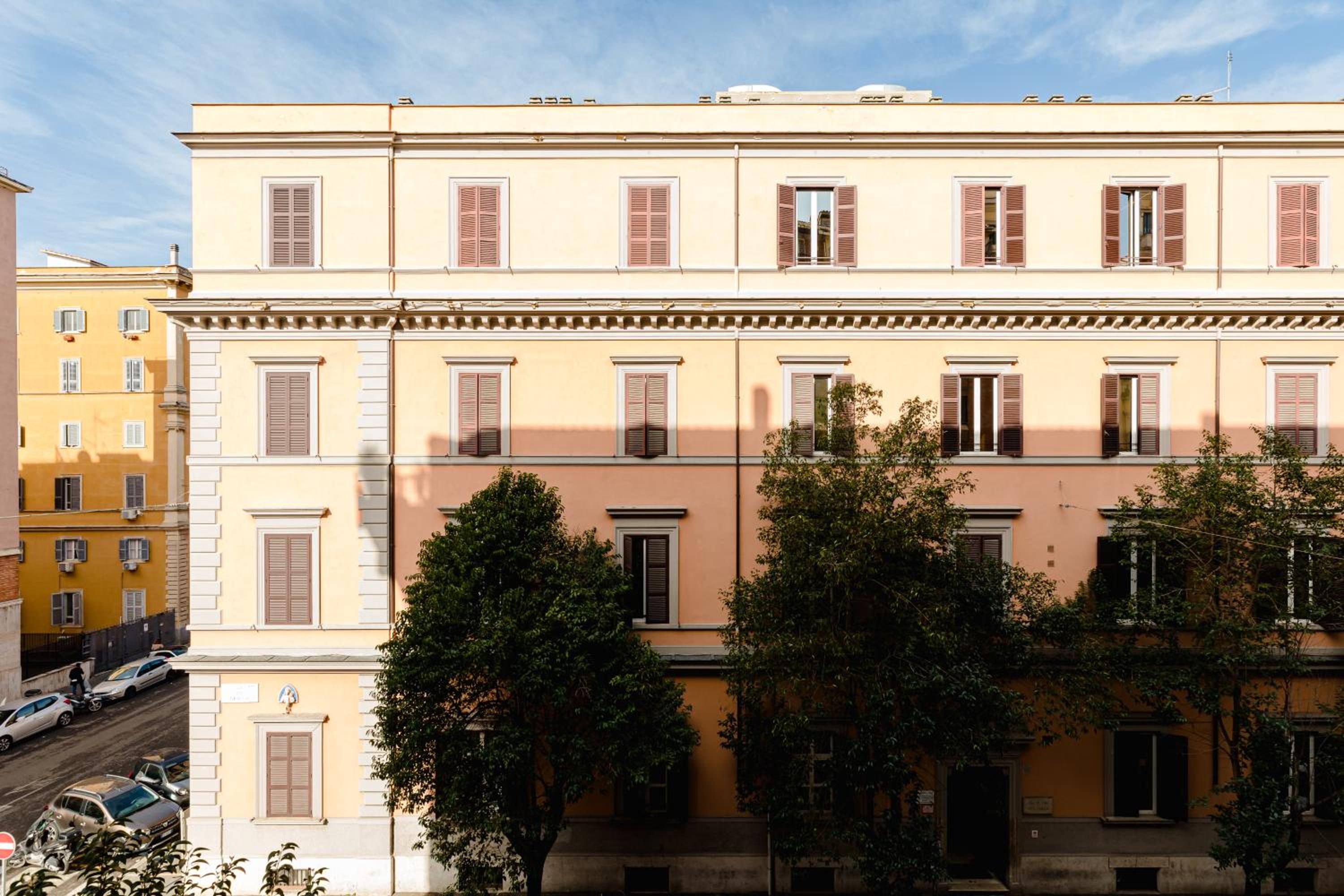 PennyLane Rome Apartment