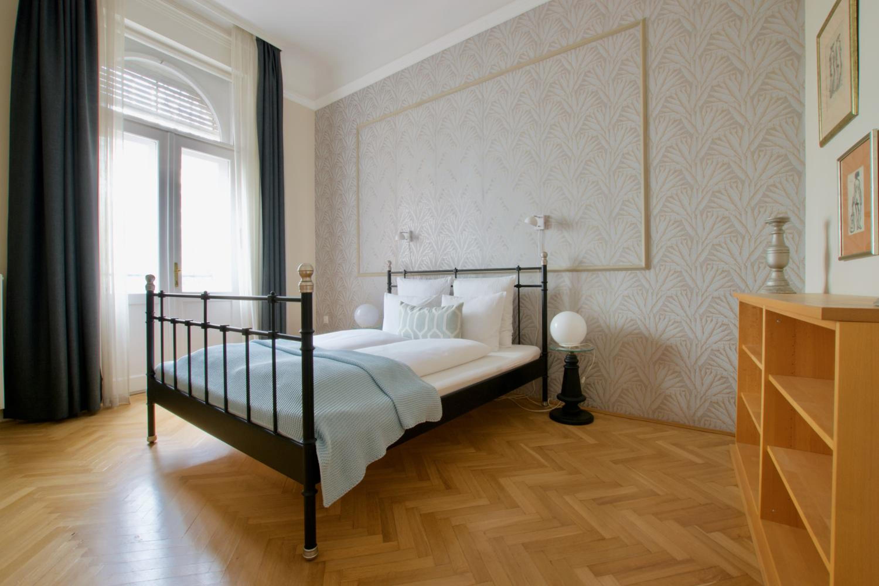 Standard Apartment by Hi5 - Kecskemeti street suite view 2