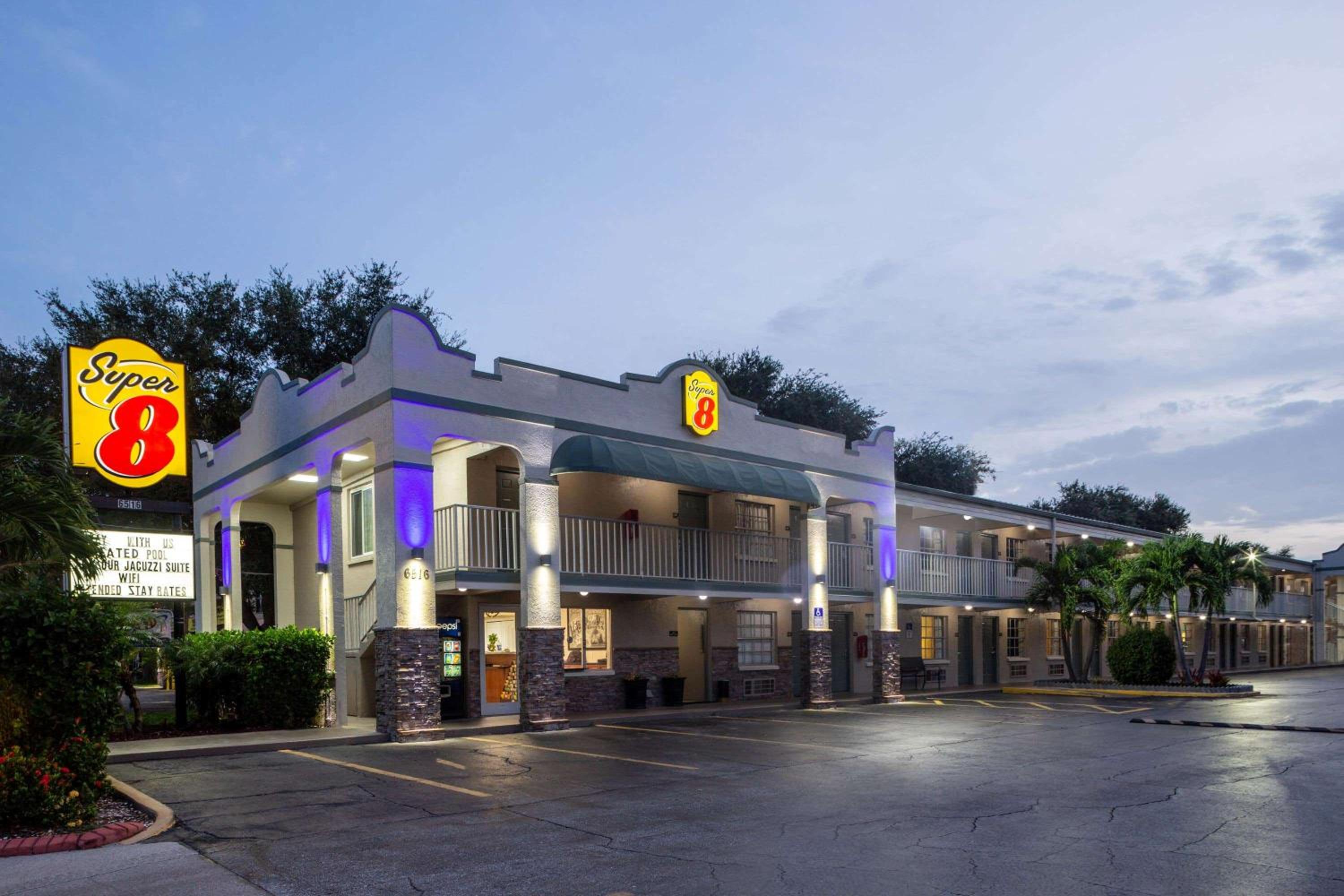 Super 8 by Wyndham Bradenton Sarasota Area view 2