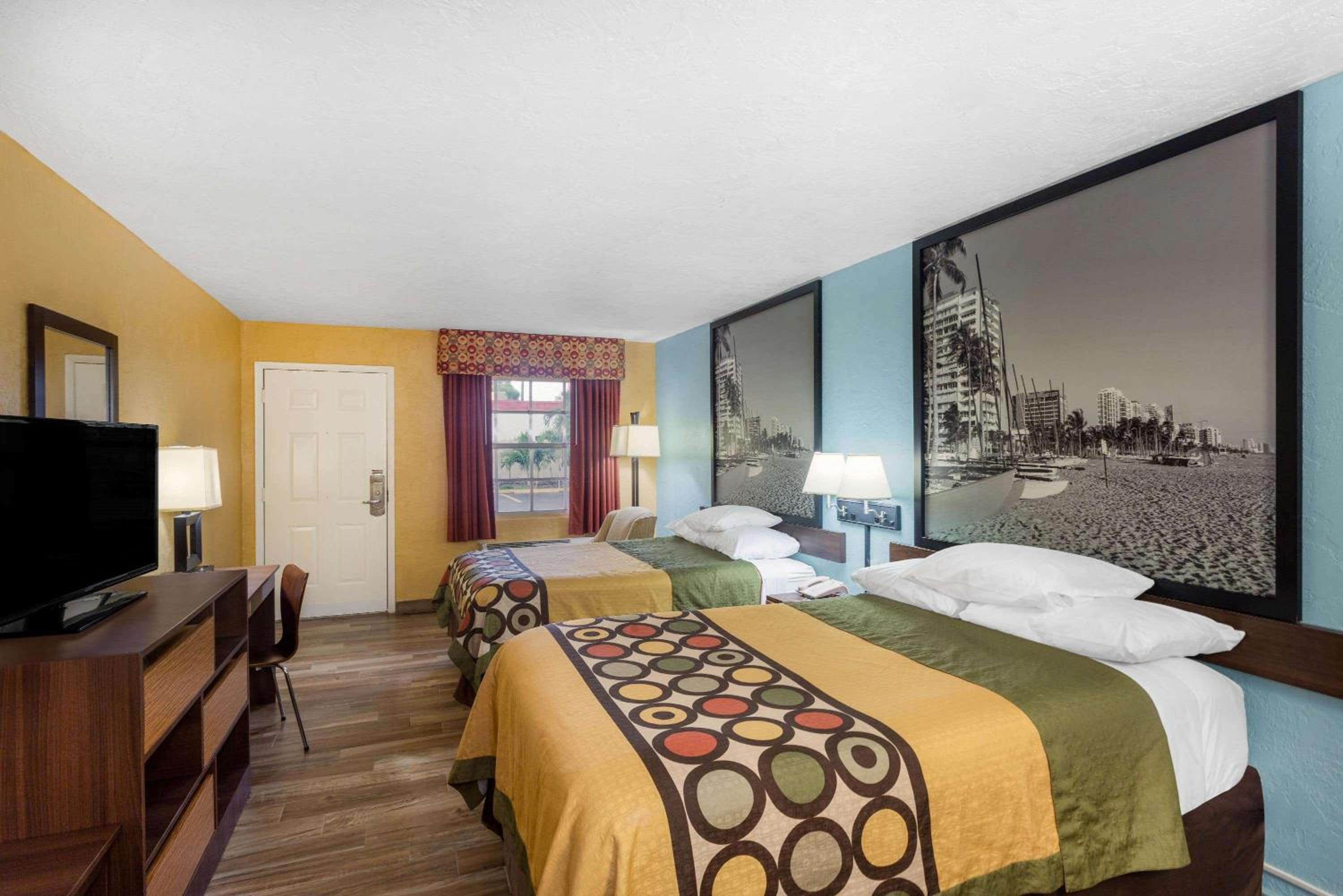 Miscellaneous Market Vacations - Super 8 by Wyndham Bradenton Sarasota Area - Property Image 5