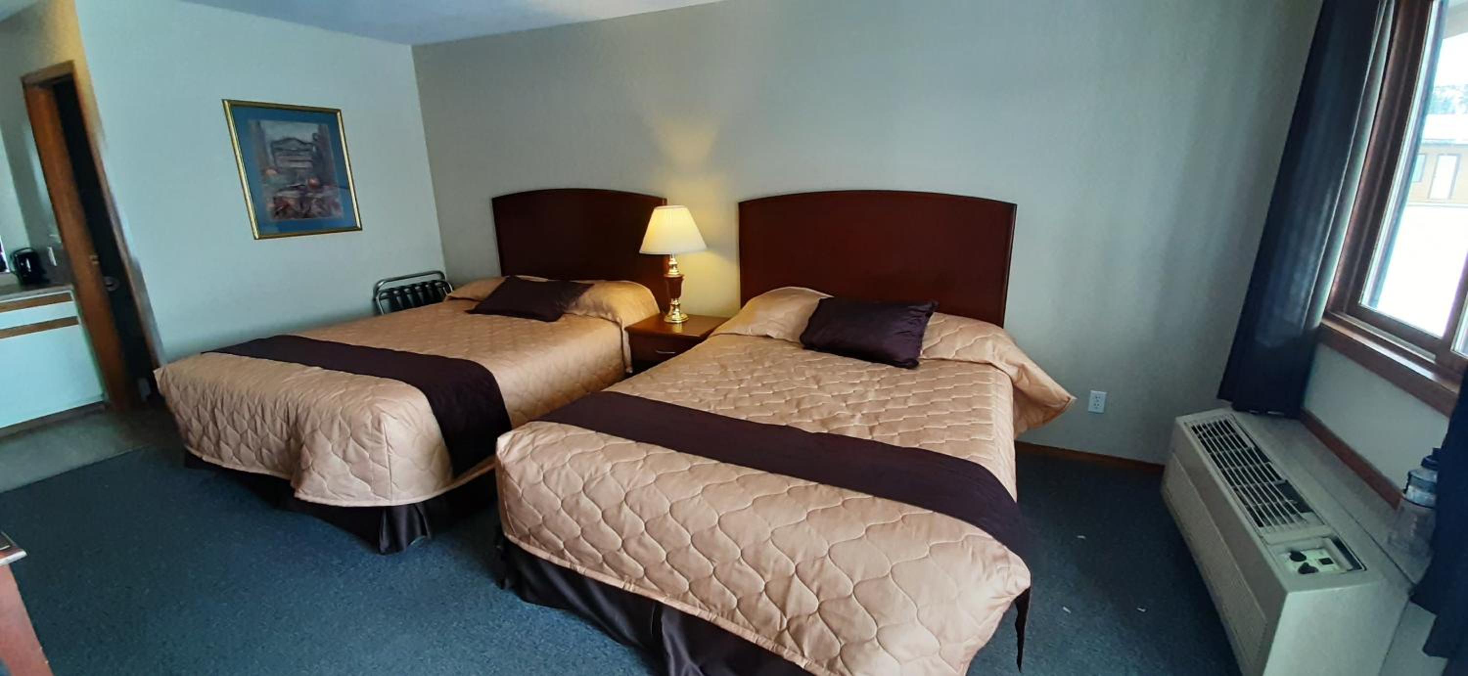 Mary's Motel - Image 4