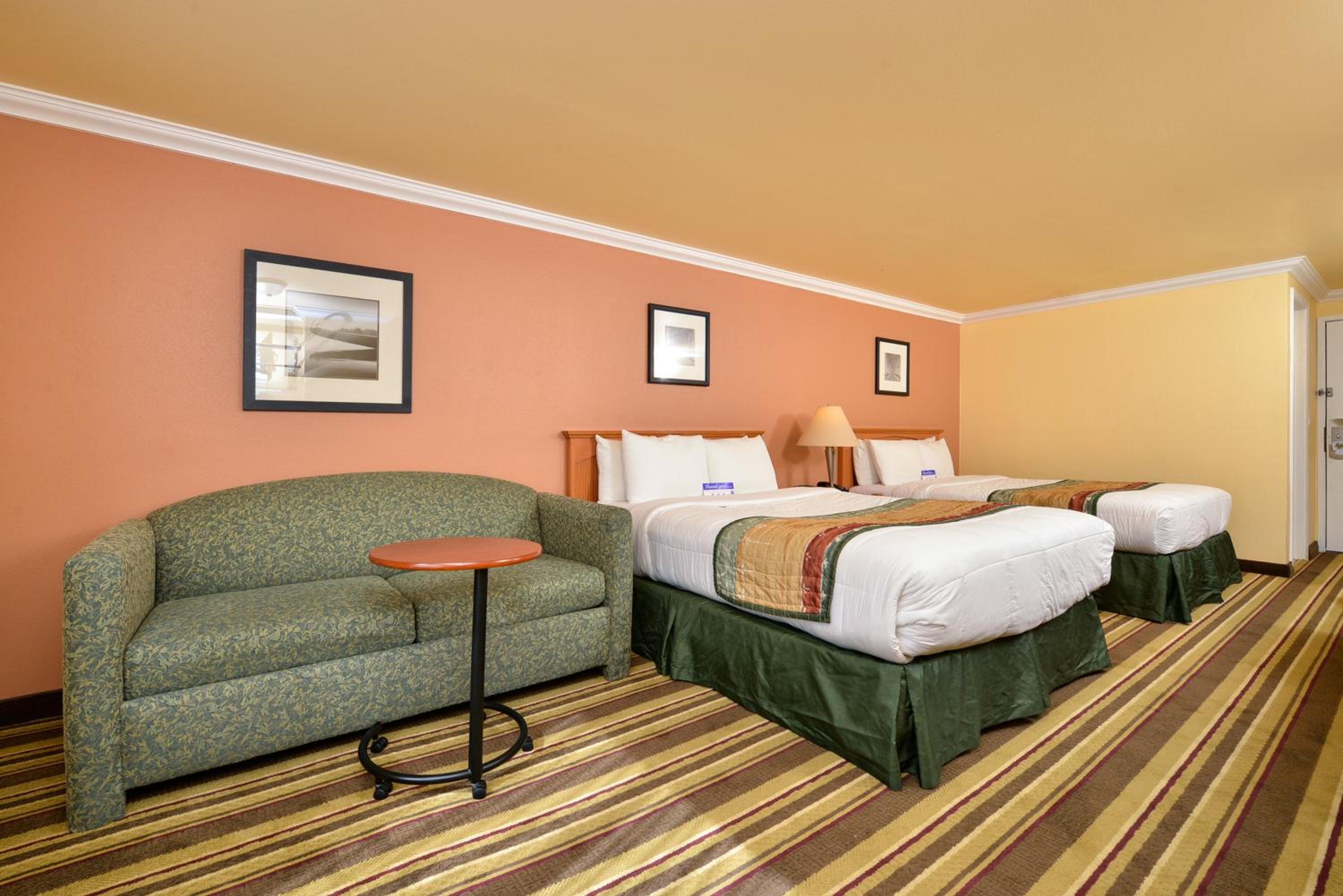 Inn by the sfo 4