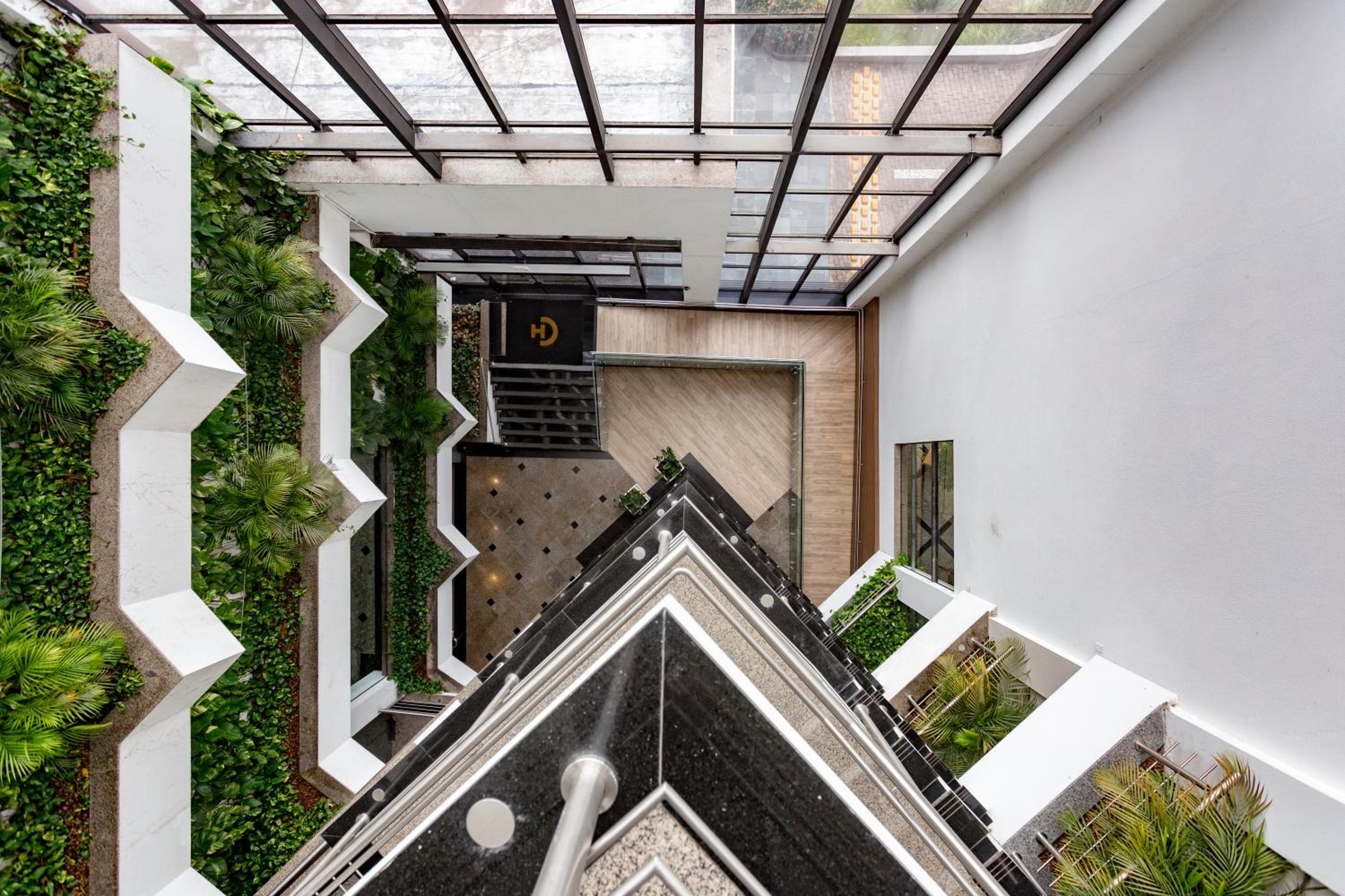 Hotel Cambirela Hotel - Image 1