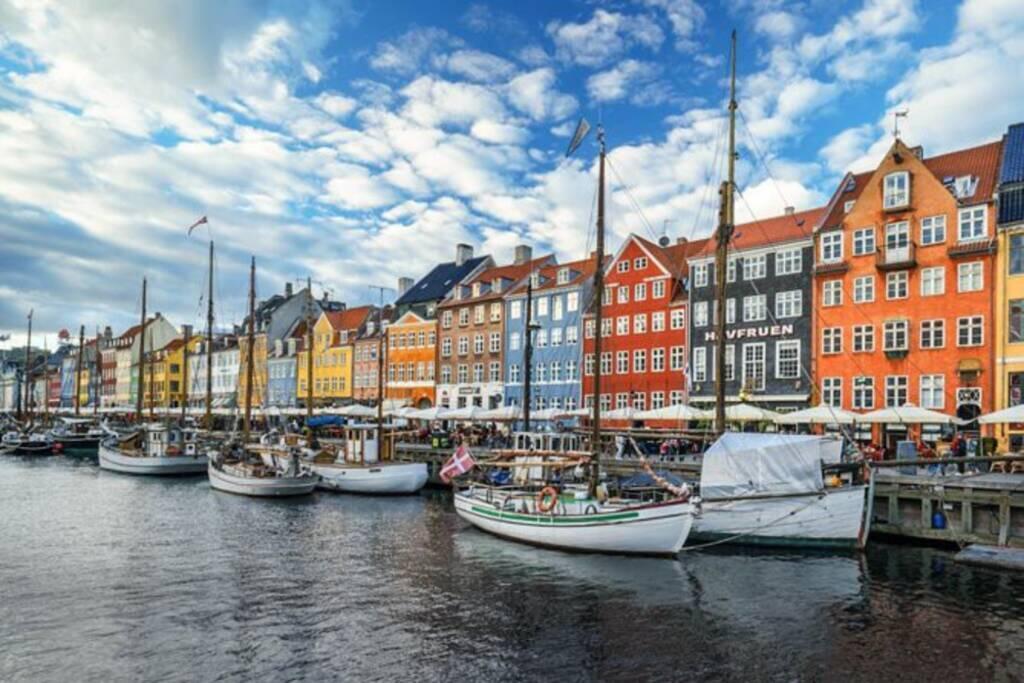 The heart of Copenhagen-Queen's Neighbor