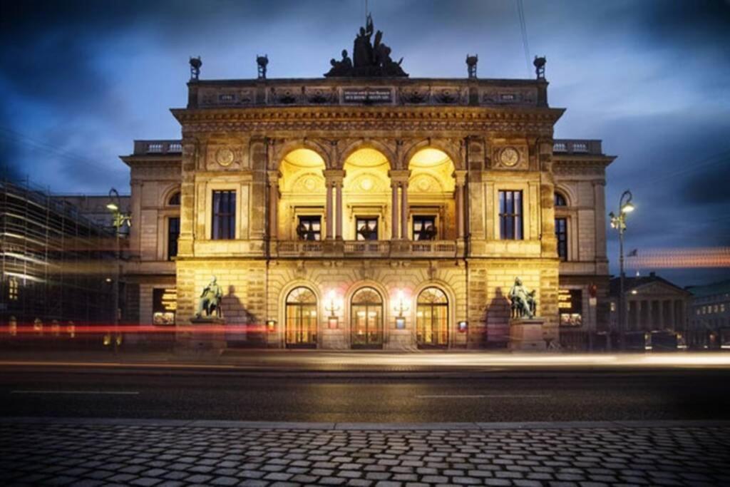The heart of Copenhagen-Queen's Neighbor