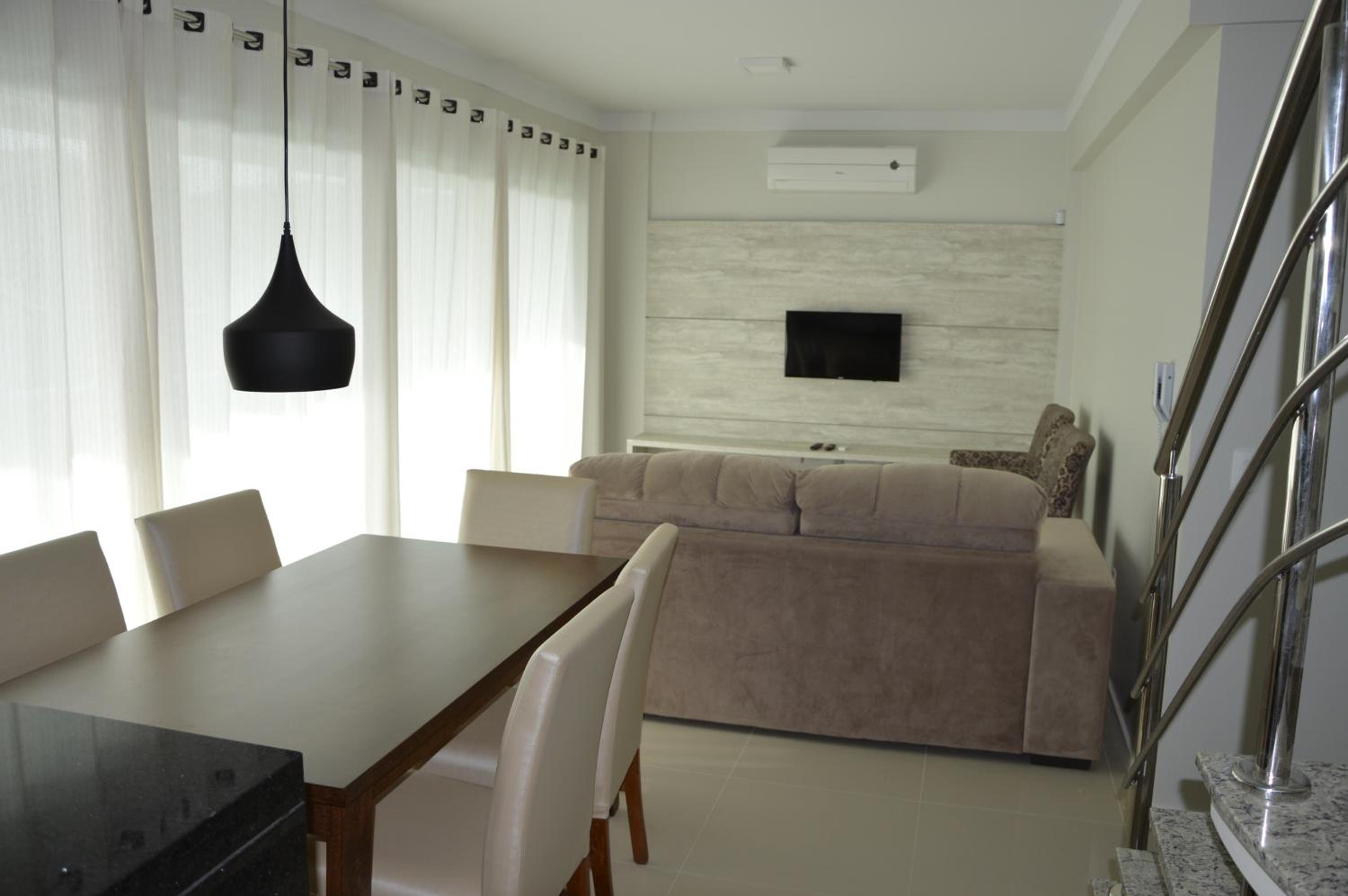 Belíssima cobertura duplex - De frente para o mar - Bombinhas-SC