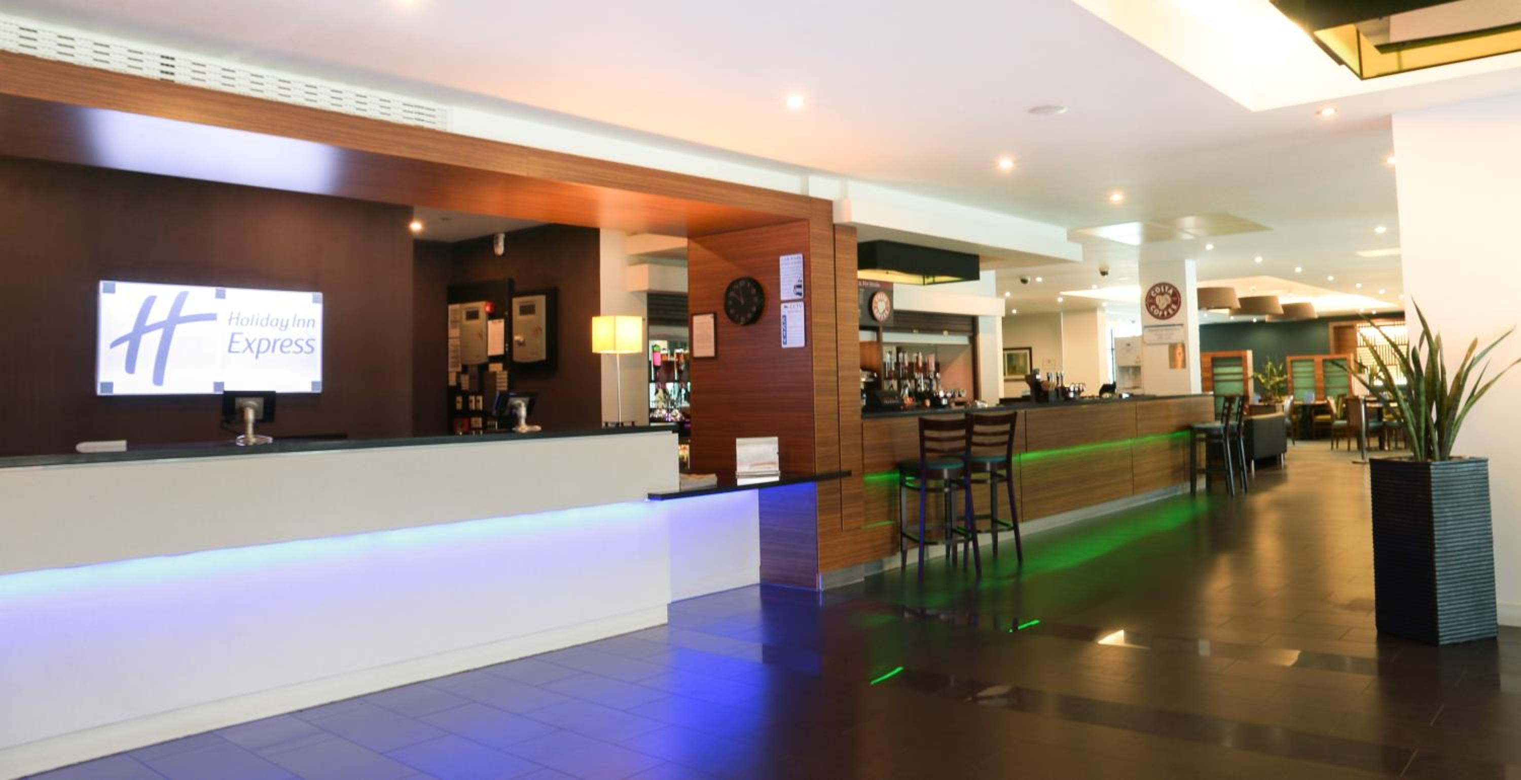 Slough Vacations - Holiday Inn Express London Heathrow T5, an IHG Hotel - Property Image 3