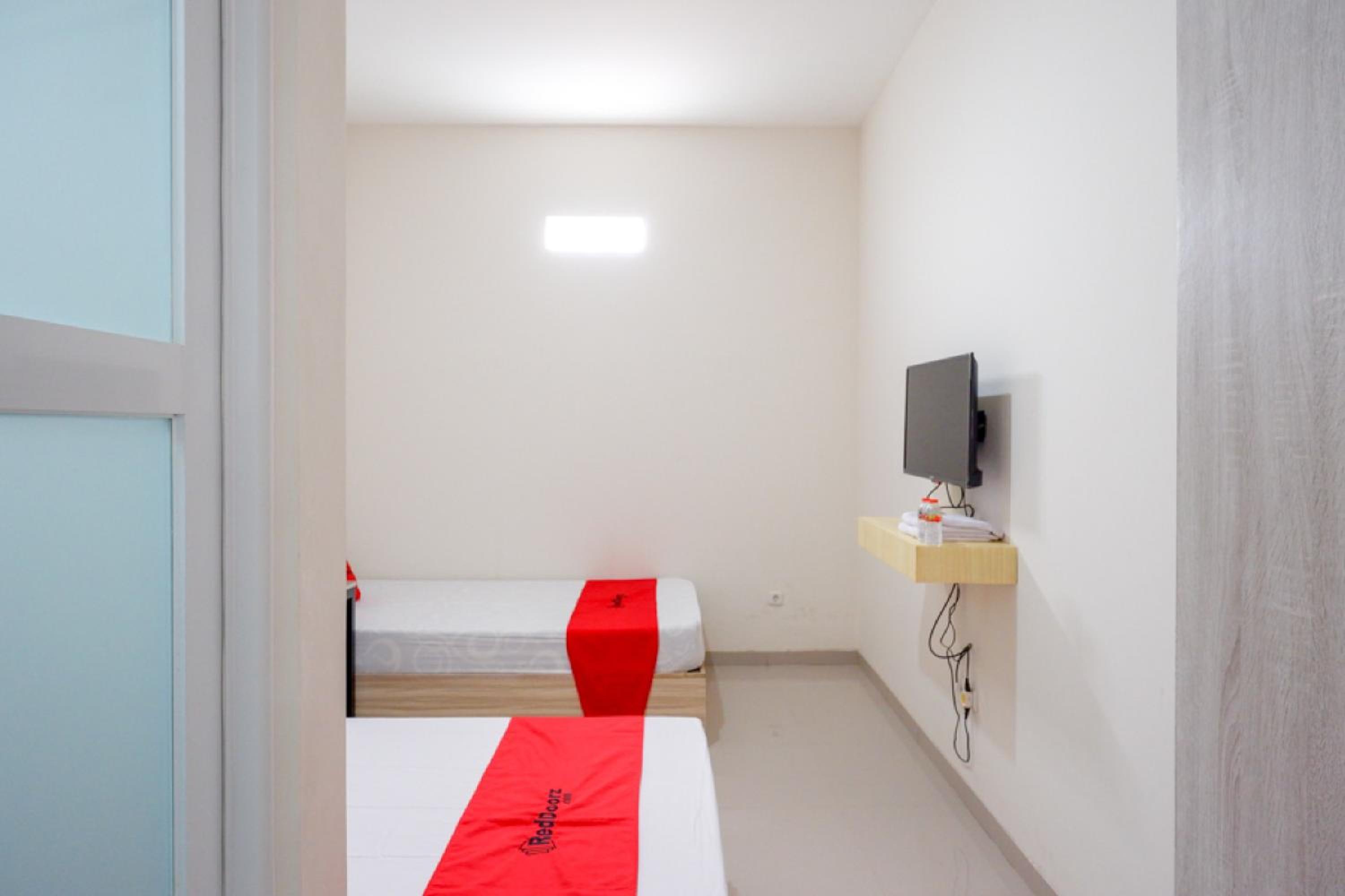 RedDoorz near Pacific Mall Tegal 2, photo 39