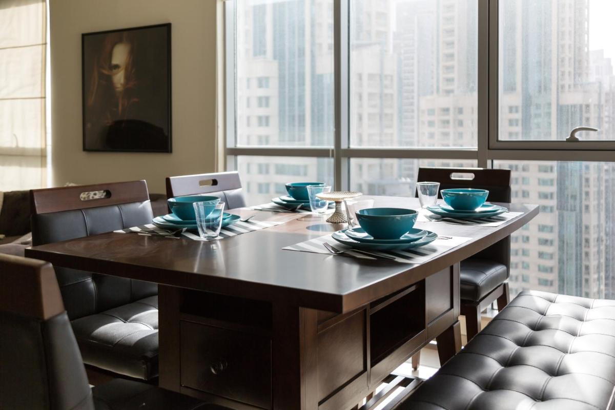 HiGuests - Charming Apt with Terrace Facing Burj Khalifa