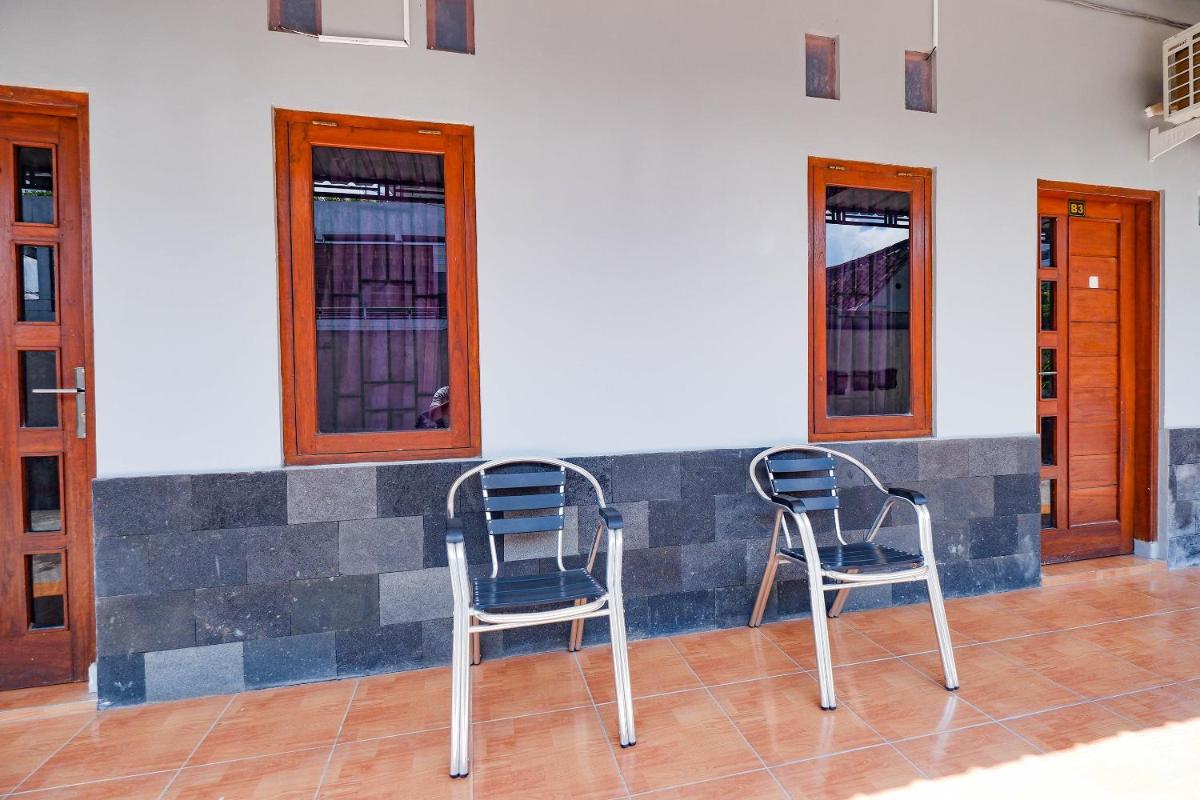 outdoor BBQ area
