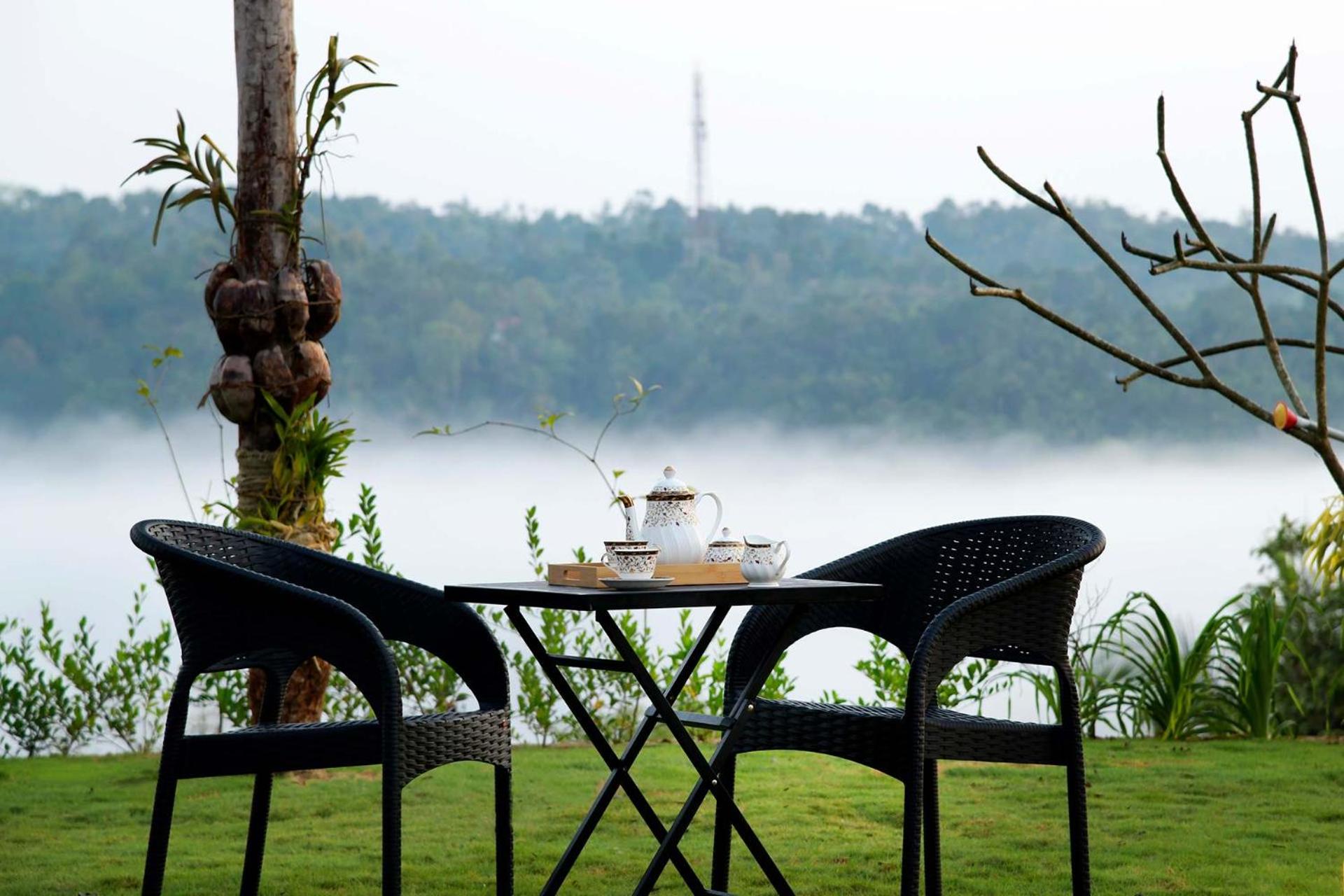 StayVista at Novera 3BHK with Breakfast Near Banasura Dam view 2