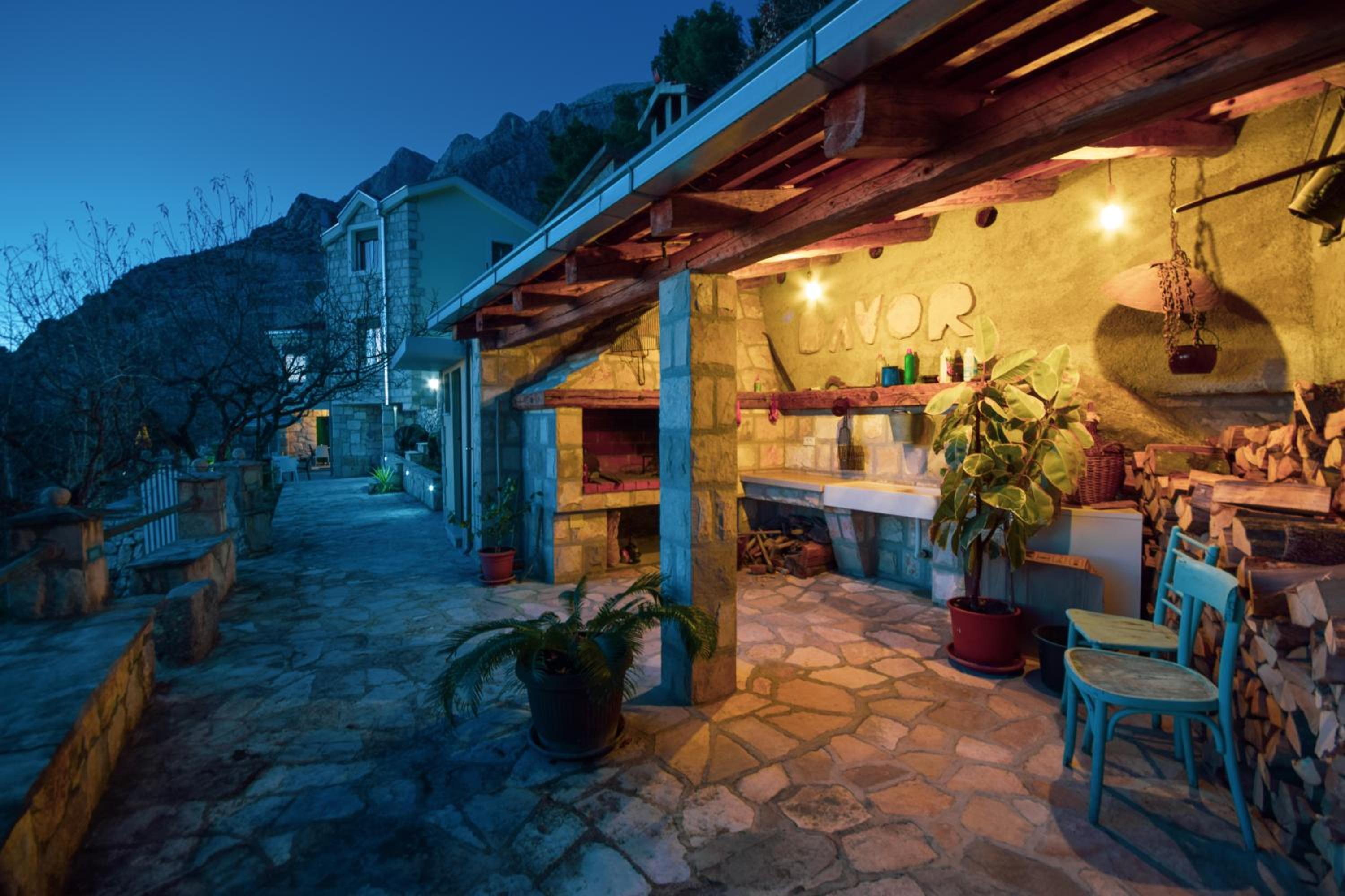 Villa Charlie With Jacuzzi and Free Beach Parking view 5