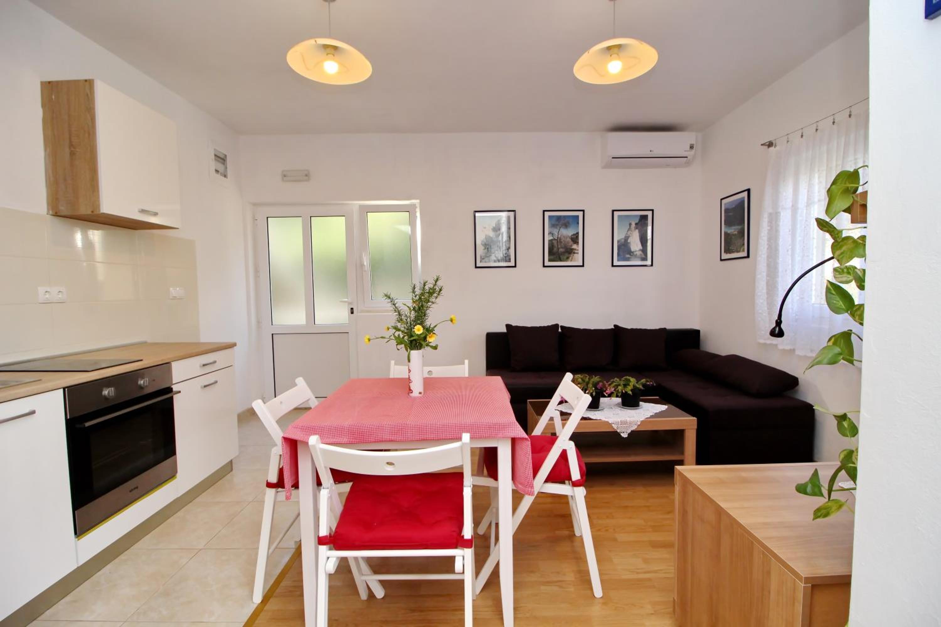 Apartments Nodilo