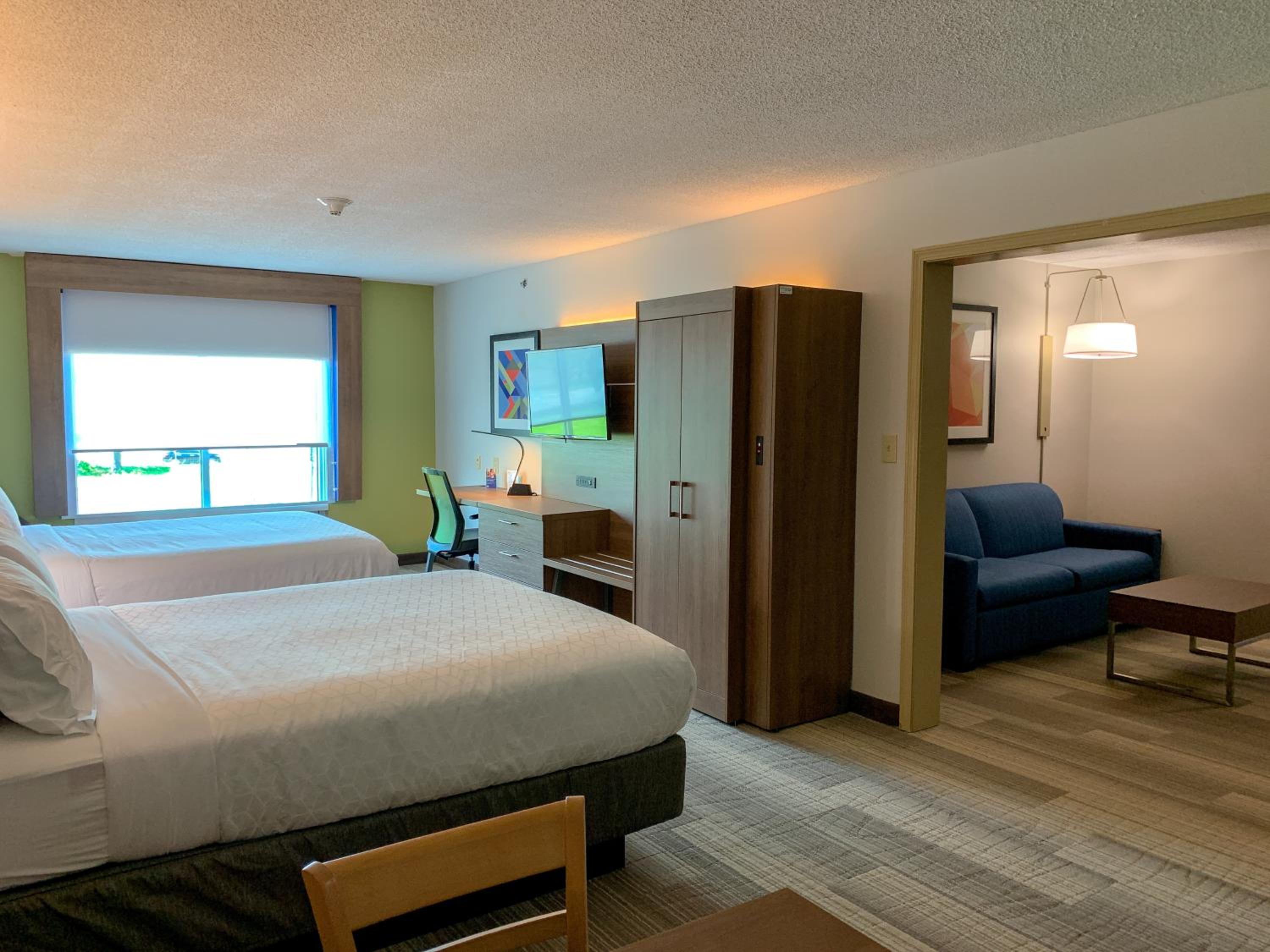 Lexington Vacations - Holiday Inn Express  Suites Lexington Downtown Area-Keeneland, an IHG Hotel - Property Image 7