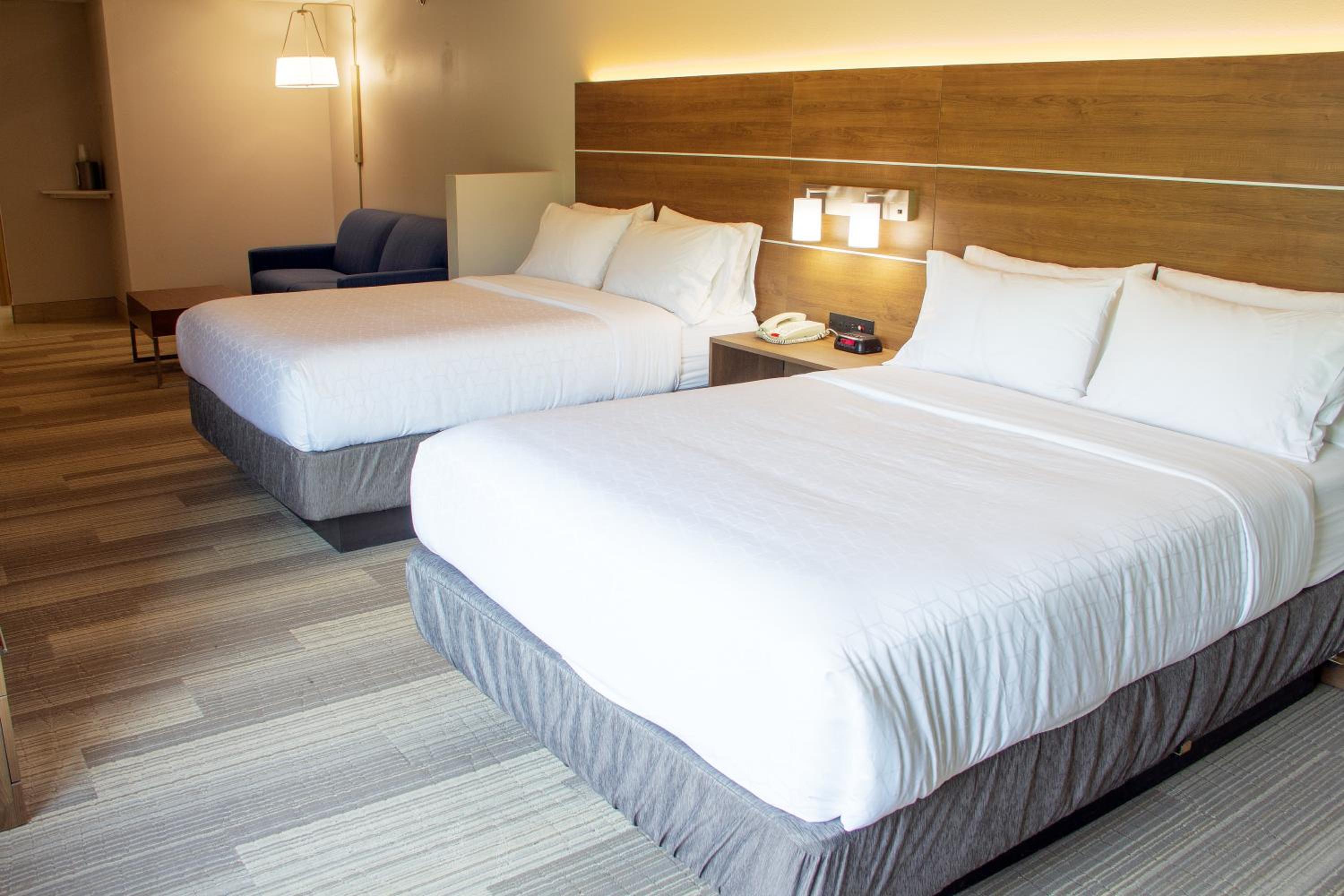 Lexington Vacations - Holiday Inn Express  Suites Lexington Downtown Area-Keeneland, an IHG Hotel - Property Image 12