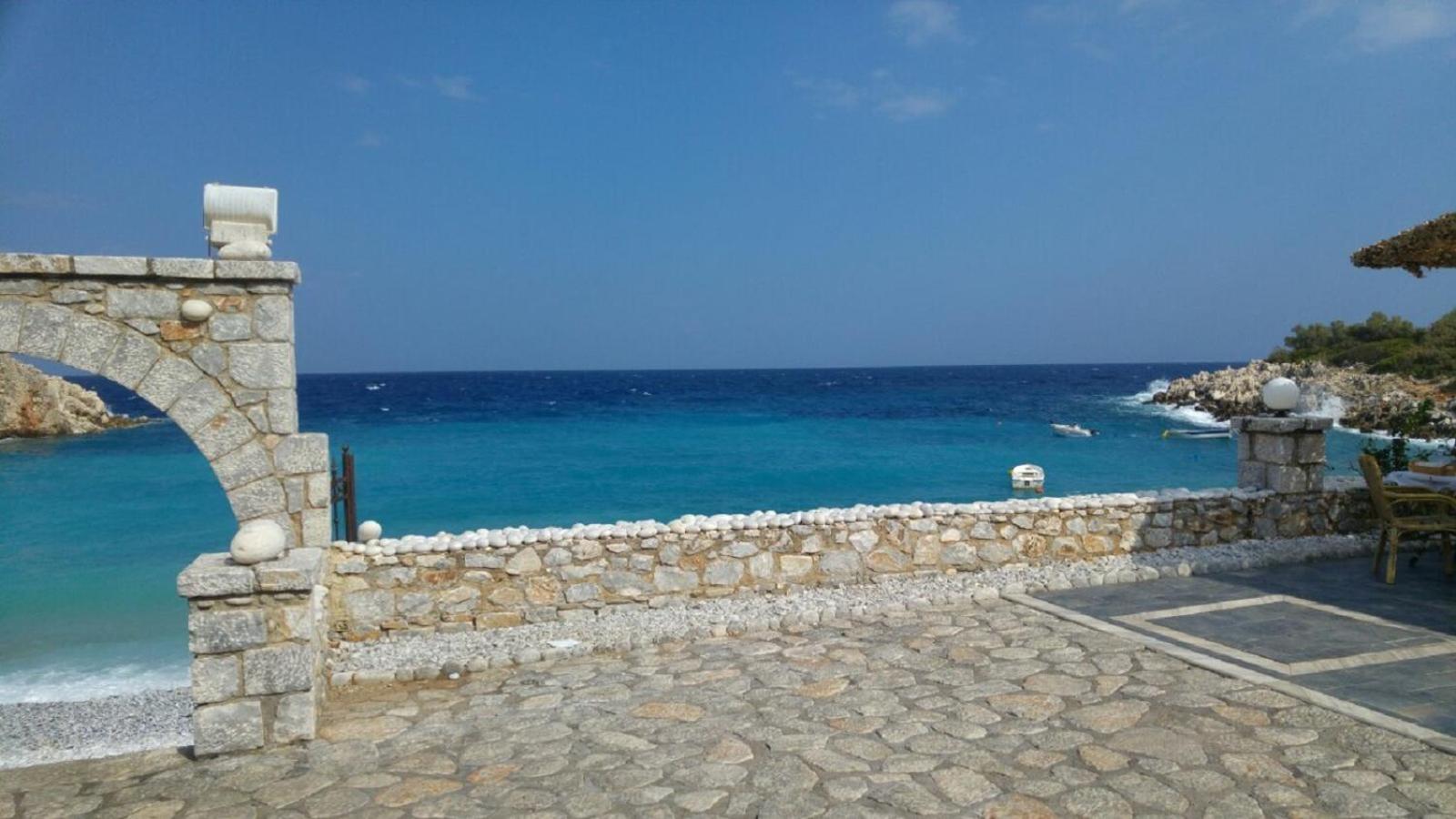 Lalloudes Seaside Suites Sea and Pool View