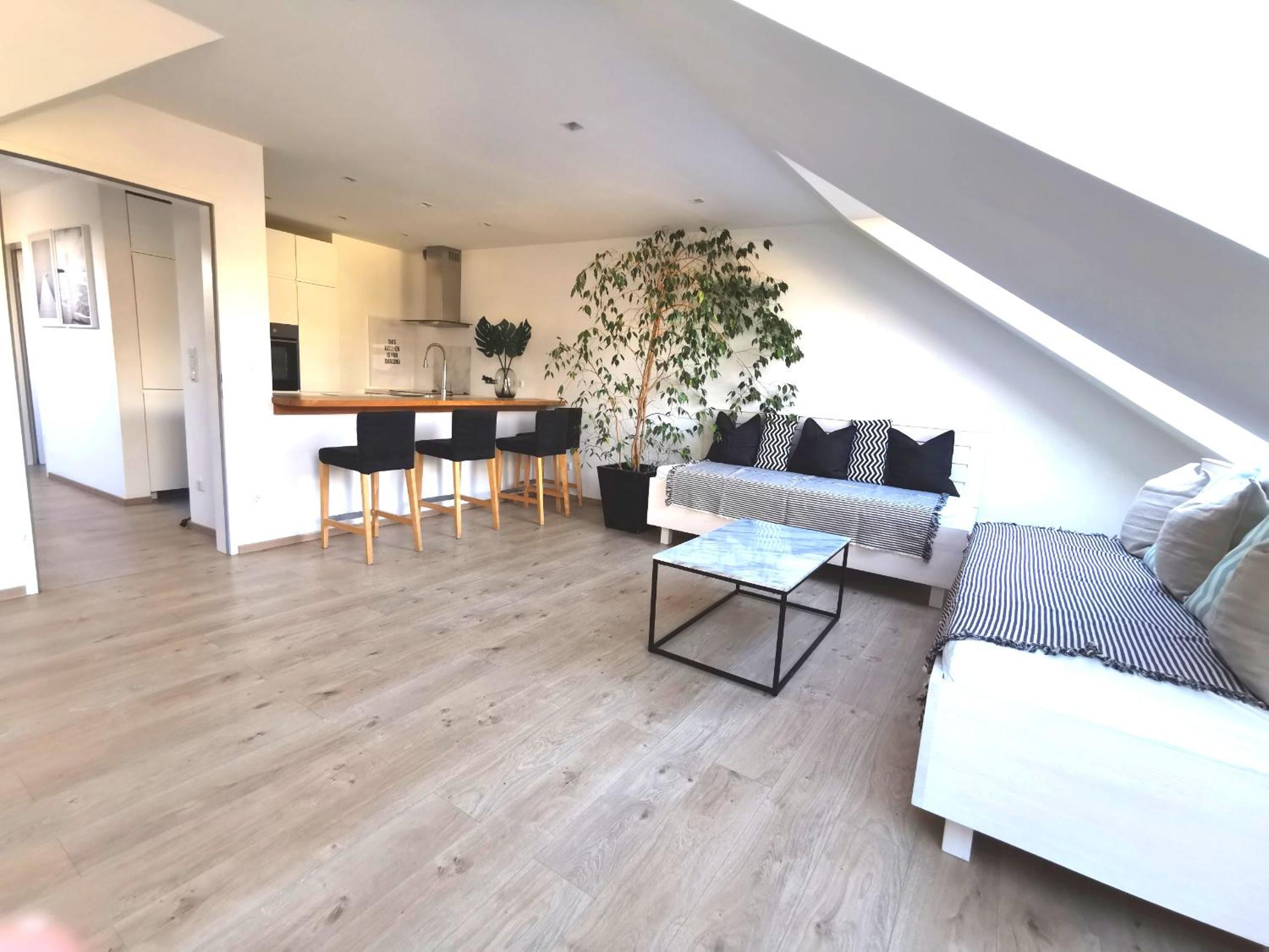 Lieblingsplatz Neusiedl - Modern Stylish Apartments - Free Parking Burgenland Card - 10 min to Designer Outlet Parndorf and Lake Neusiedl