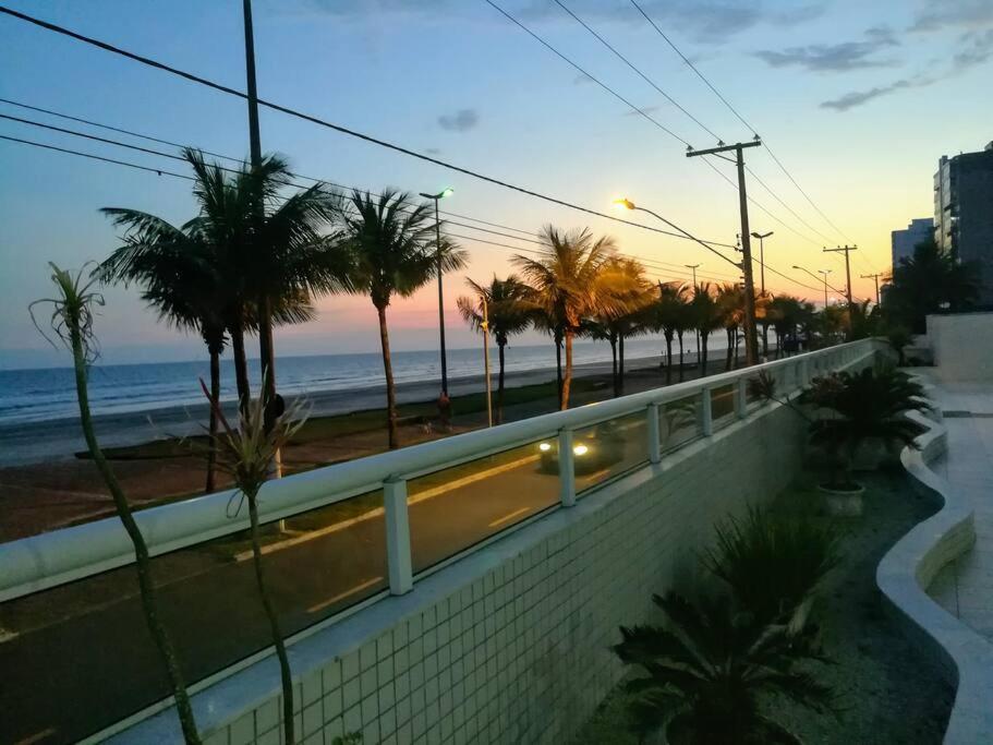 Apartamento para temporada Condomínio Ilha de Noronha Praia Grande SP