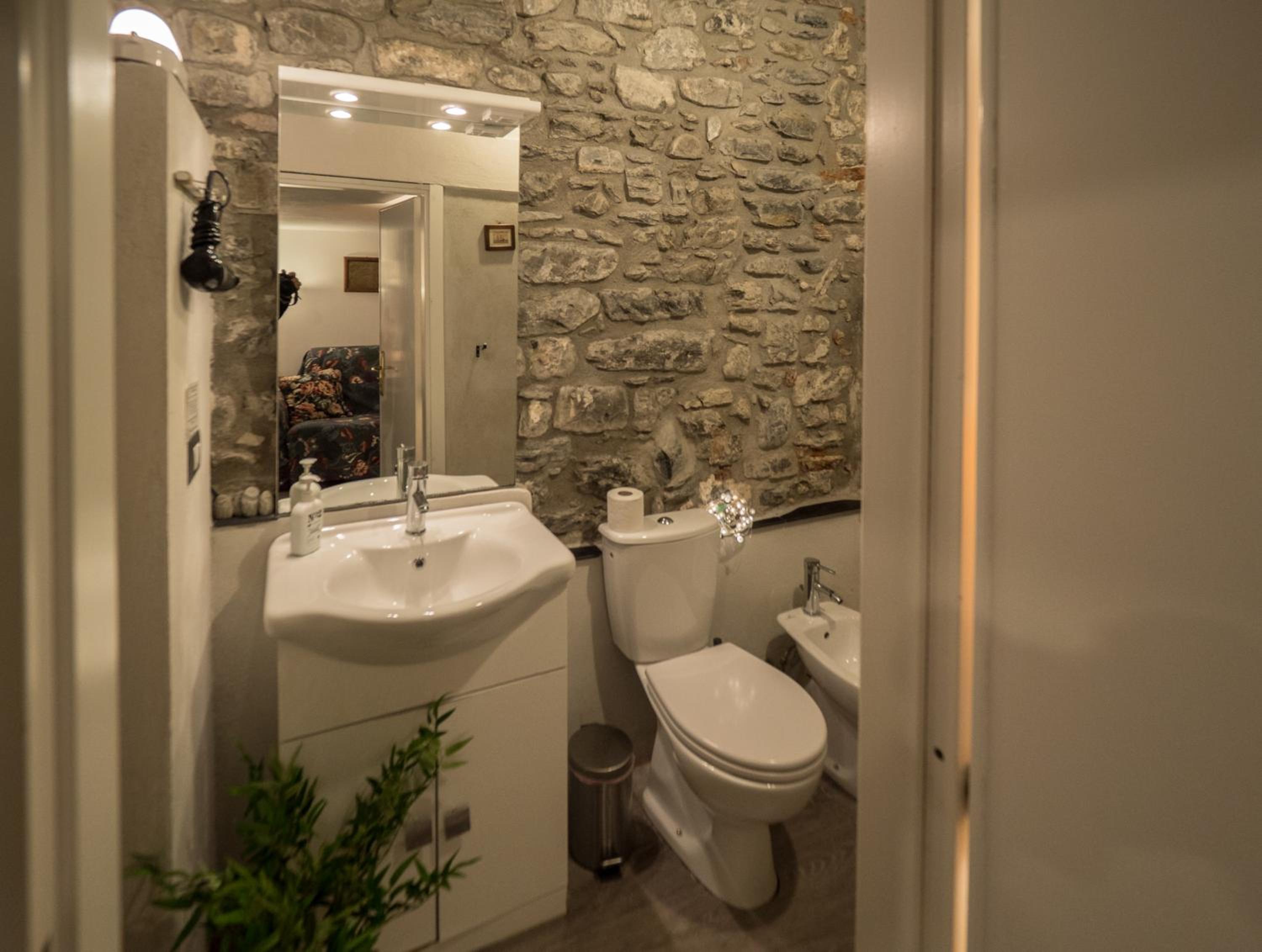 Petrella's Point Studio with AC photo 3