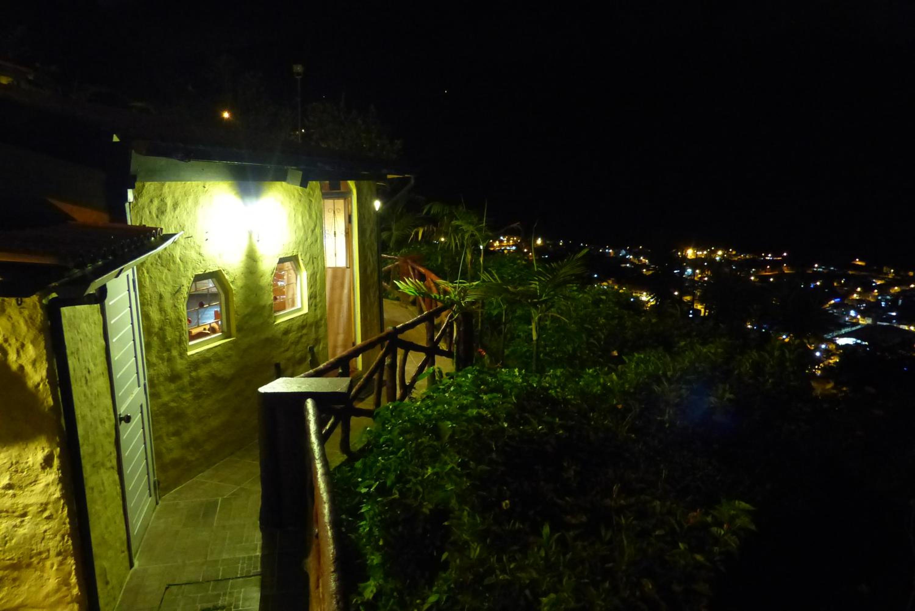 La Casa Amarilla