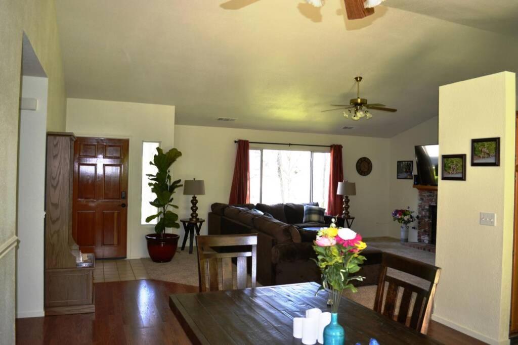 Three Rivers Vacations - Blue Jay Paradise - Property Image 25