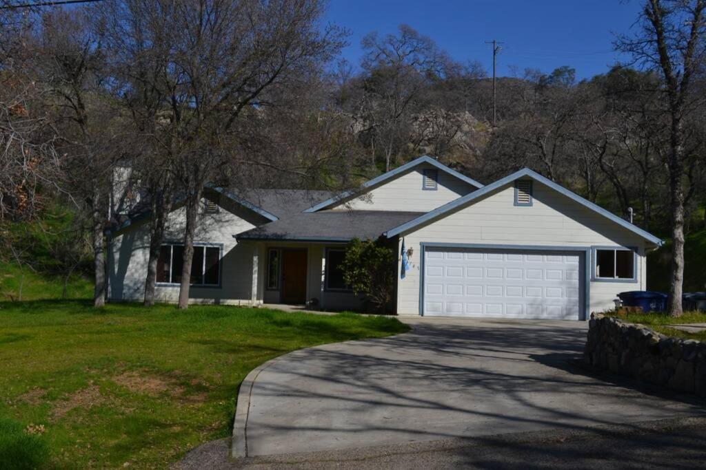 Three Rivers Vacations - Blue Jay Paradise - Property Image 1