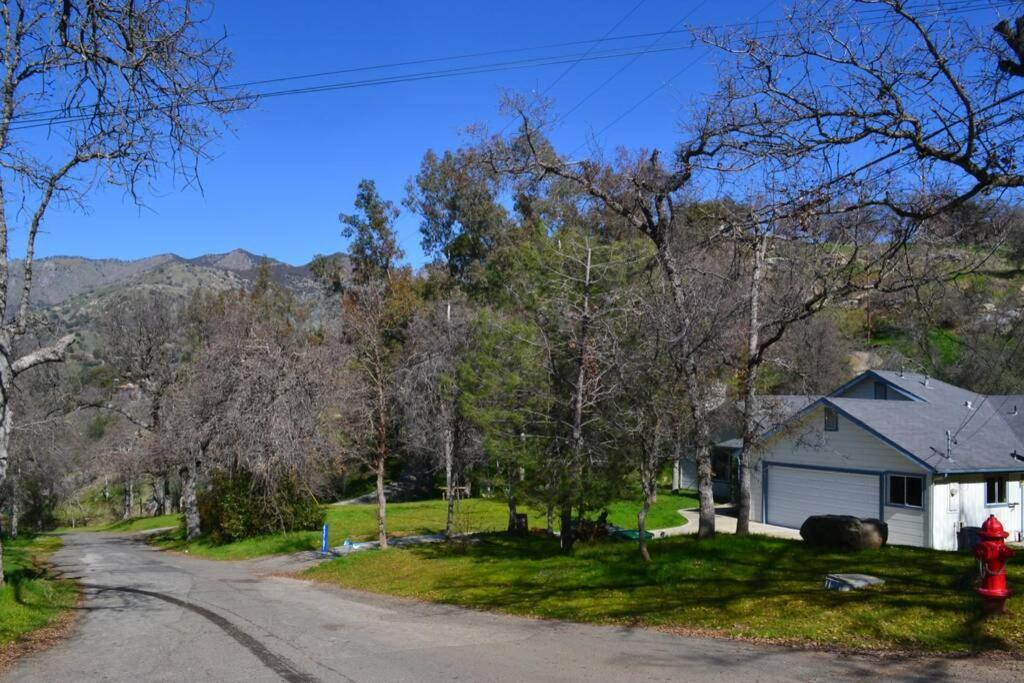 Three Rivers Vacations - Blue Jay Paradise - Property Image 3