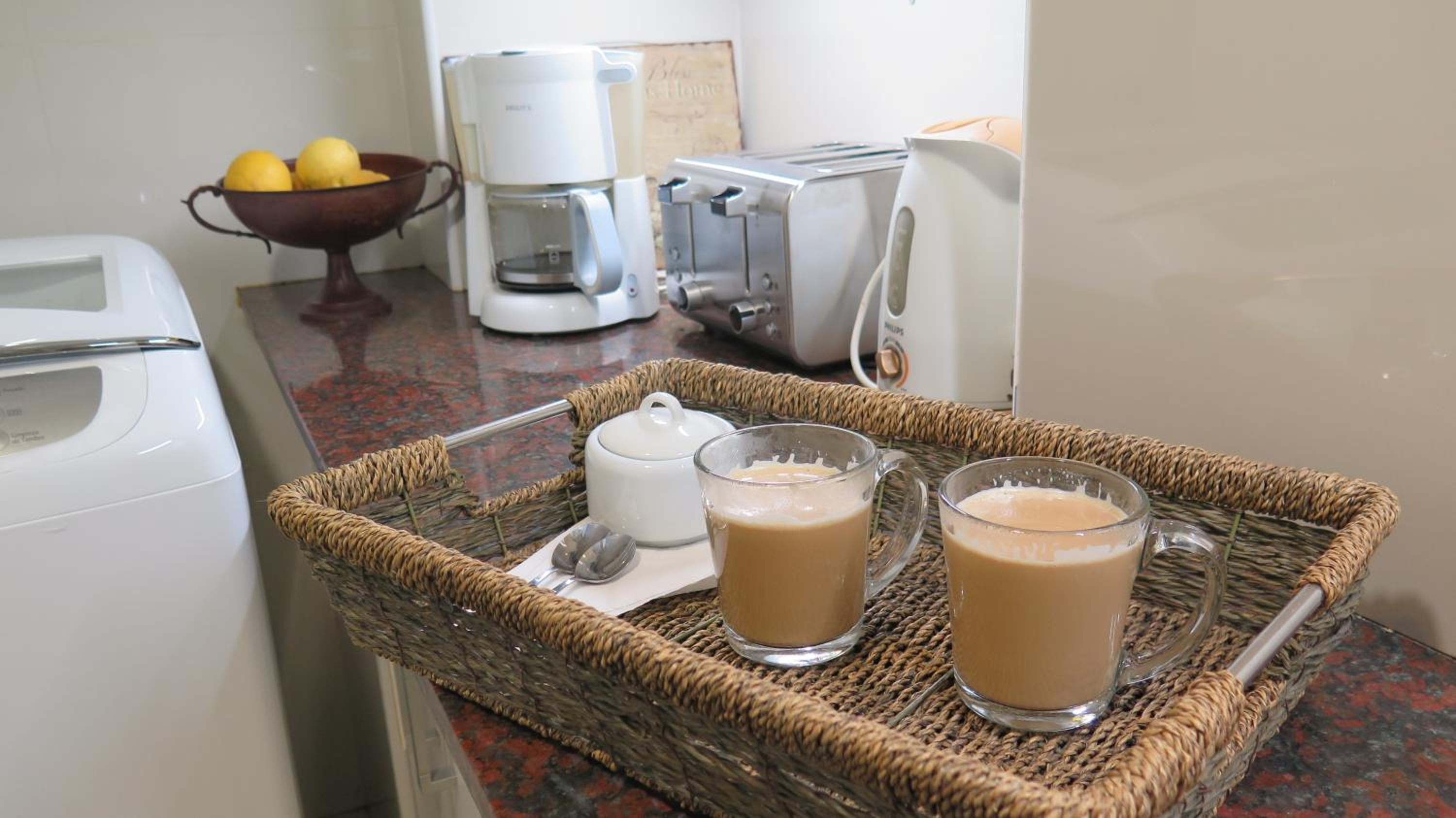 Fabulous and Quiet Apartment+Balcony in Barrio Norte. Your easy access to Buenos Aires!
