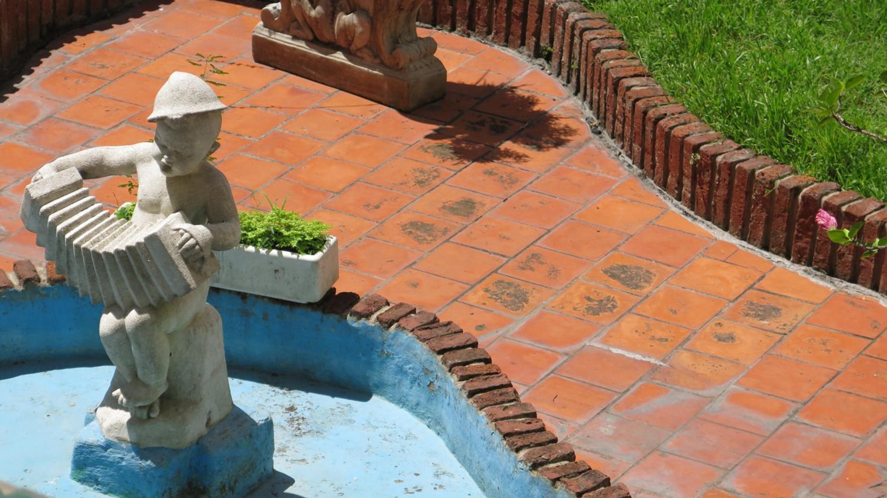 Fabulous and Quiet Apartment+Balcony in Barrio Norte. Your easy access to Buenos Aires!