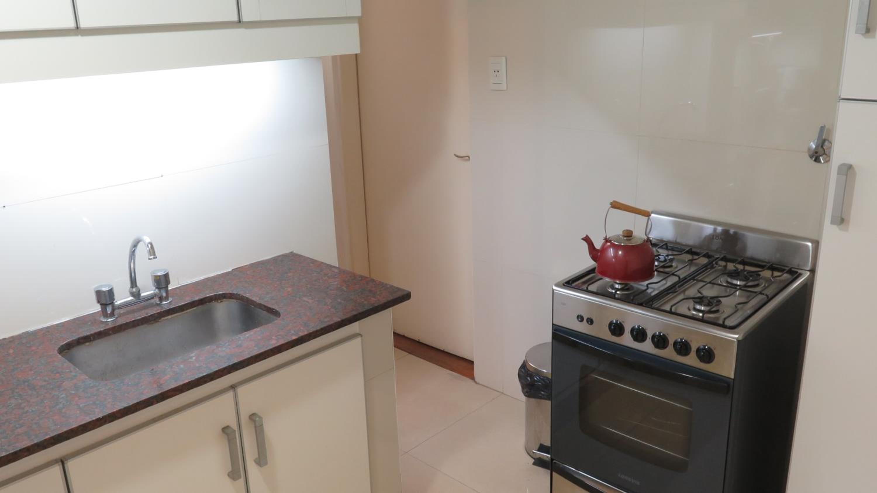 Fabulous and Quiet Apartment+Balcony in Barrio Norte. Your easy access to Buenos Aires!