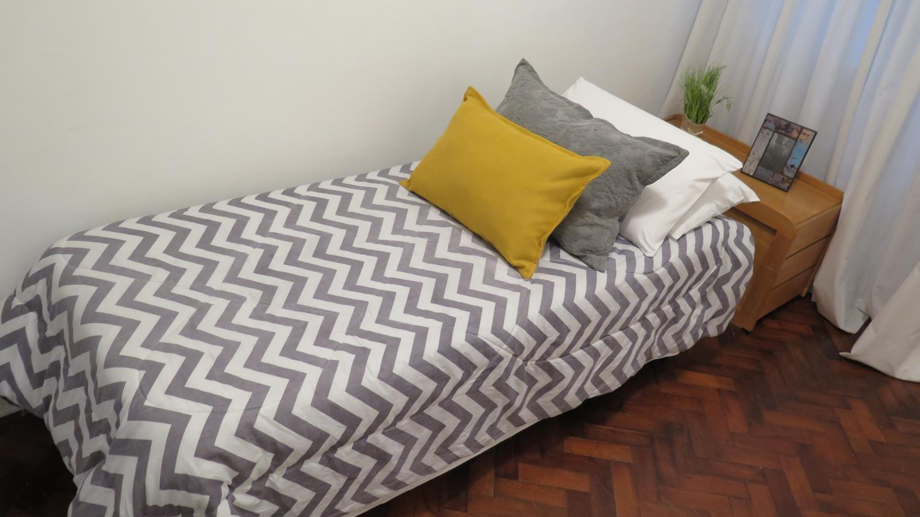 Fabulous and Quiet Apartment+Balcony in Barrio Norte. Your easy access to Buenos Aires!