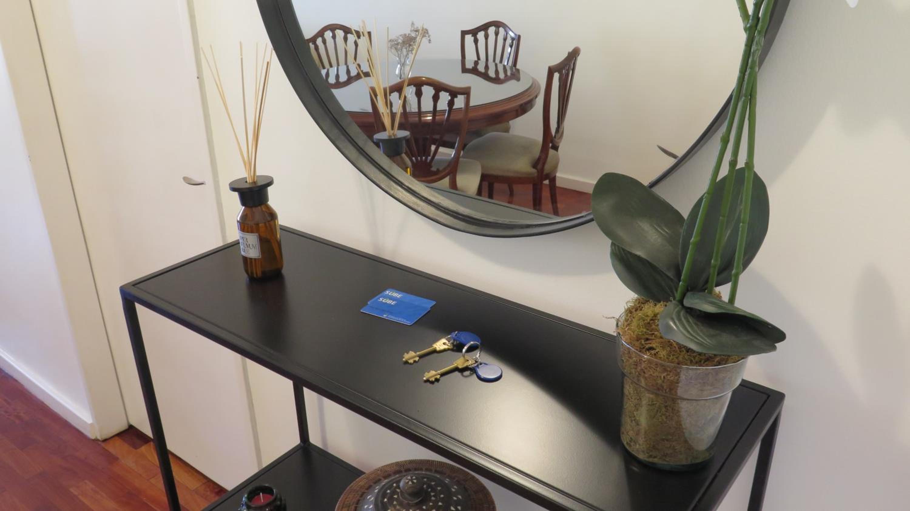 Fabulous and Quiet Apartment+Balcony in Barrio Norte. Your easy access to Buenos Aires!