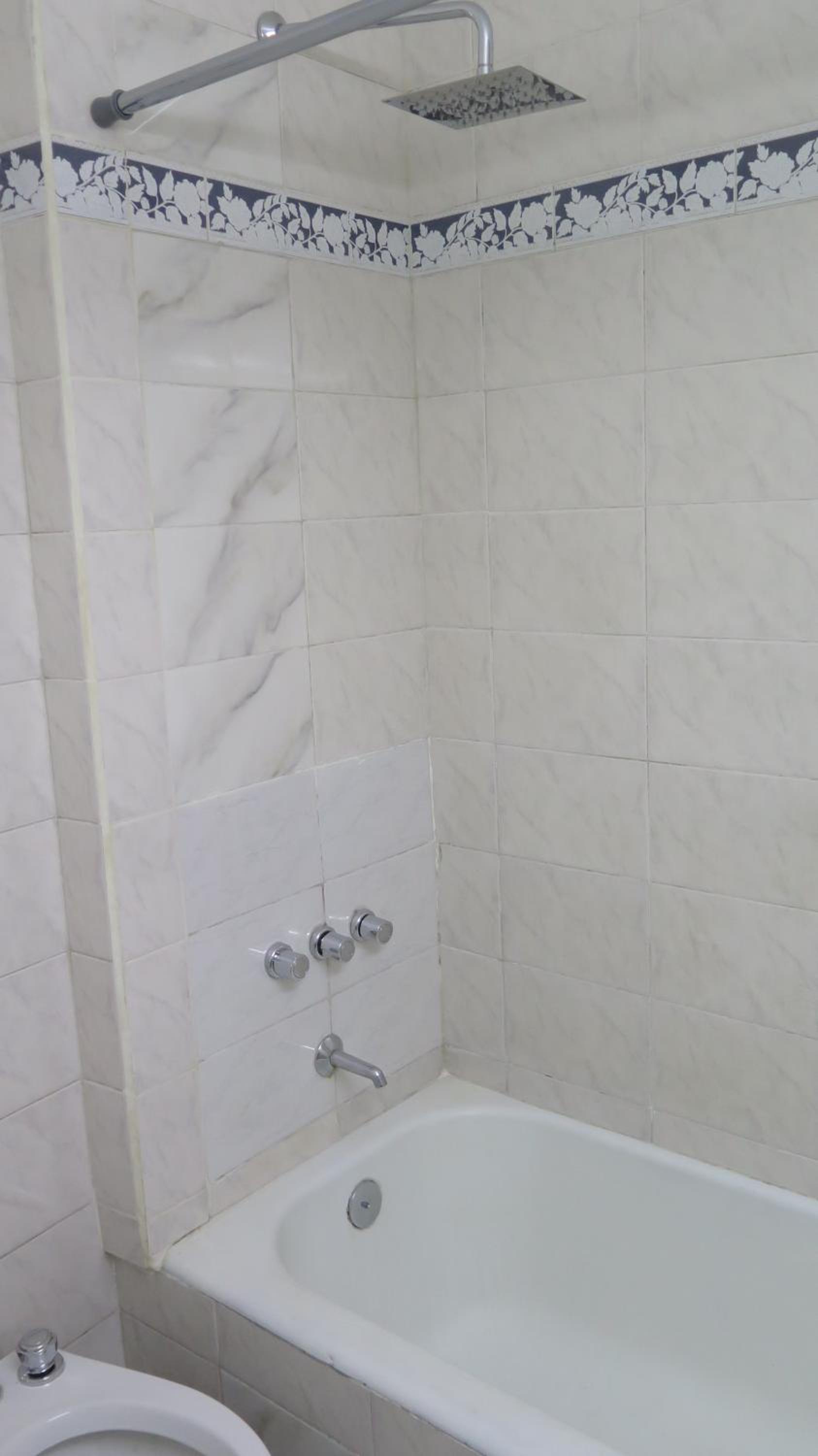 Fabulous and Quiet Apartment+Balcony in Barrio Norte. Your easy access to Buenos Aires!