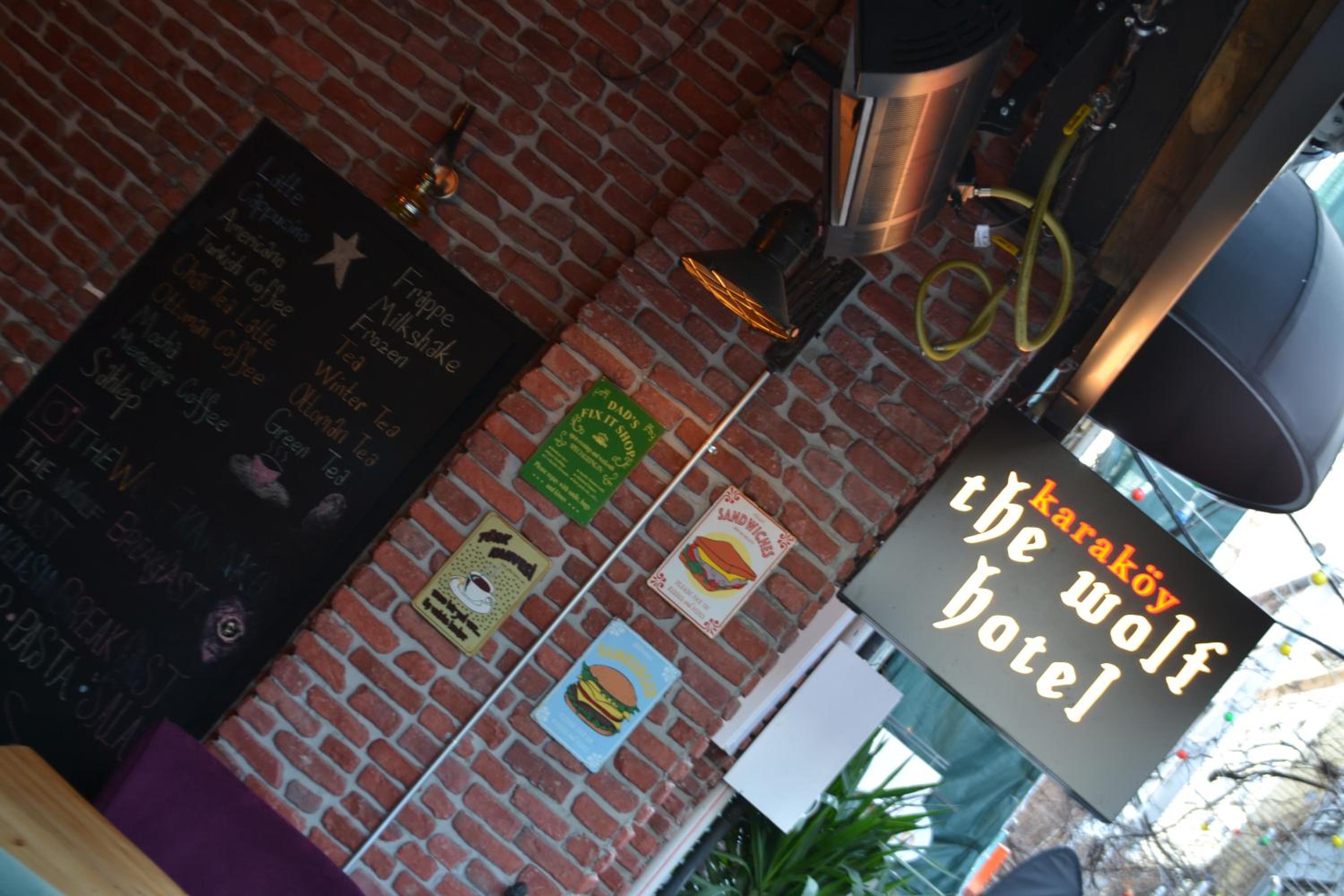 The Wolf Otel - Image 20