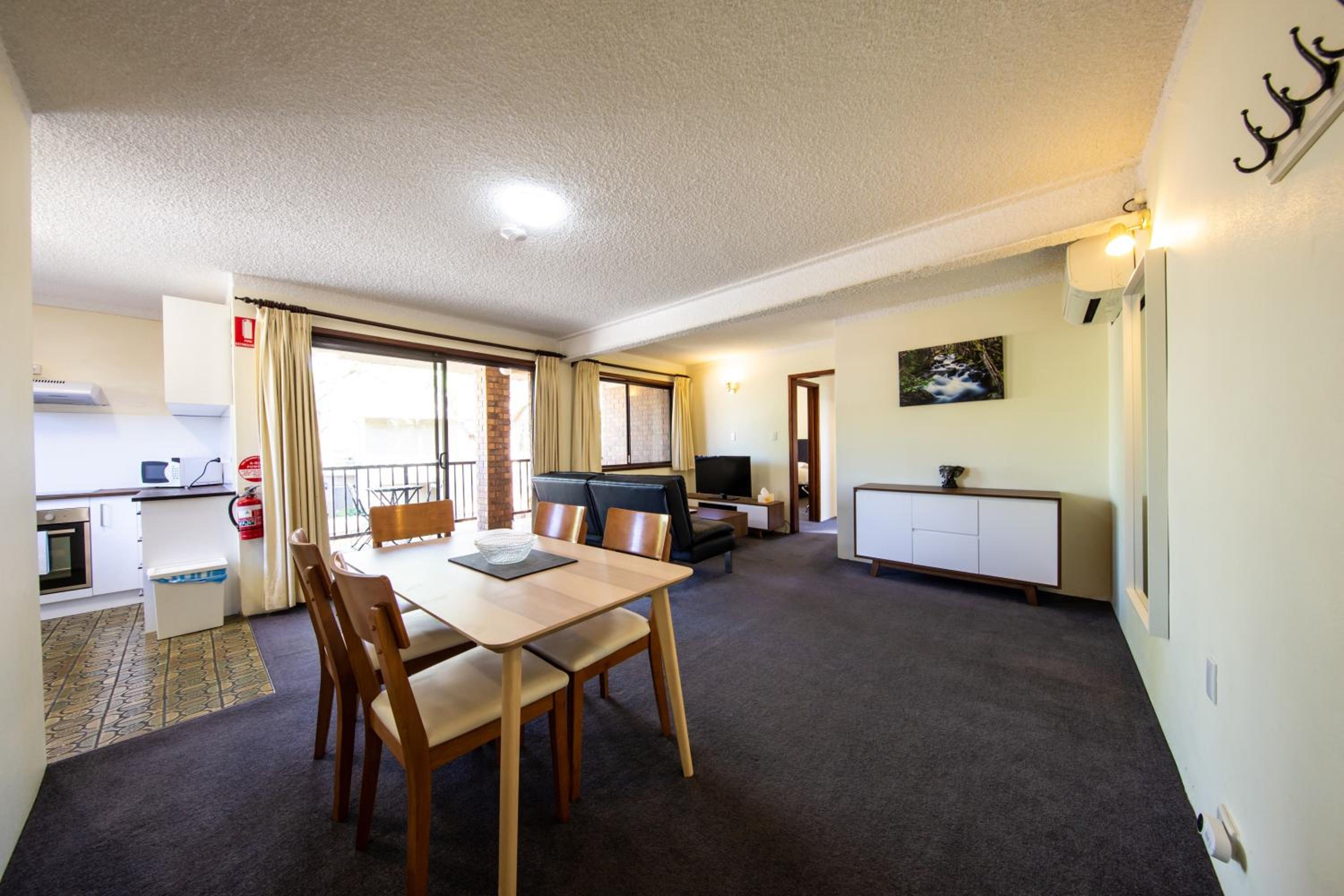 Leski Club - Property Image 9