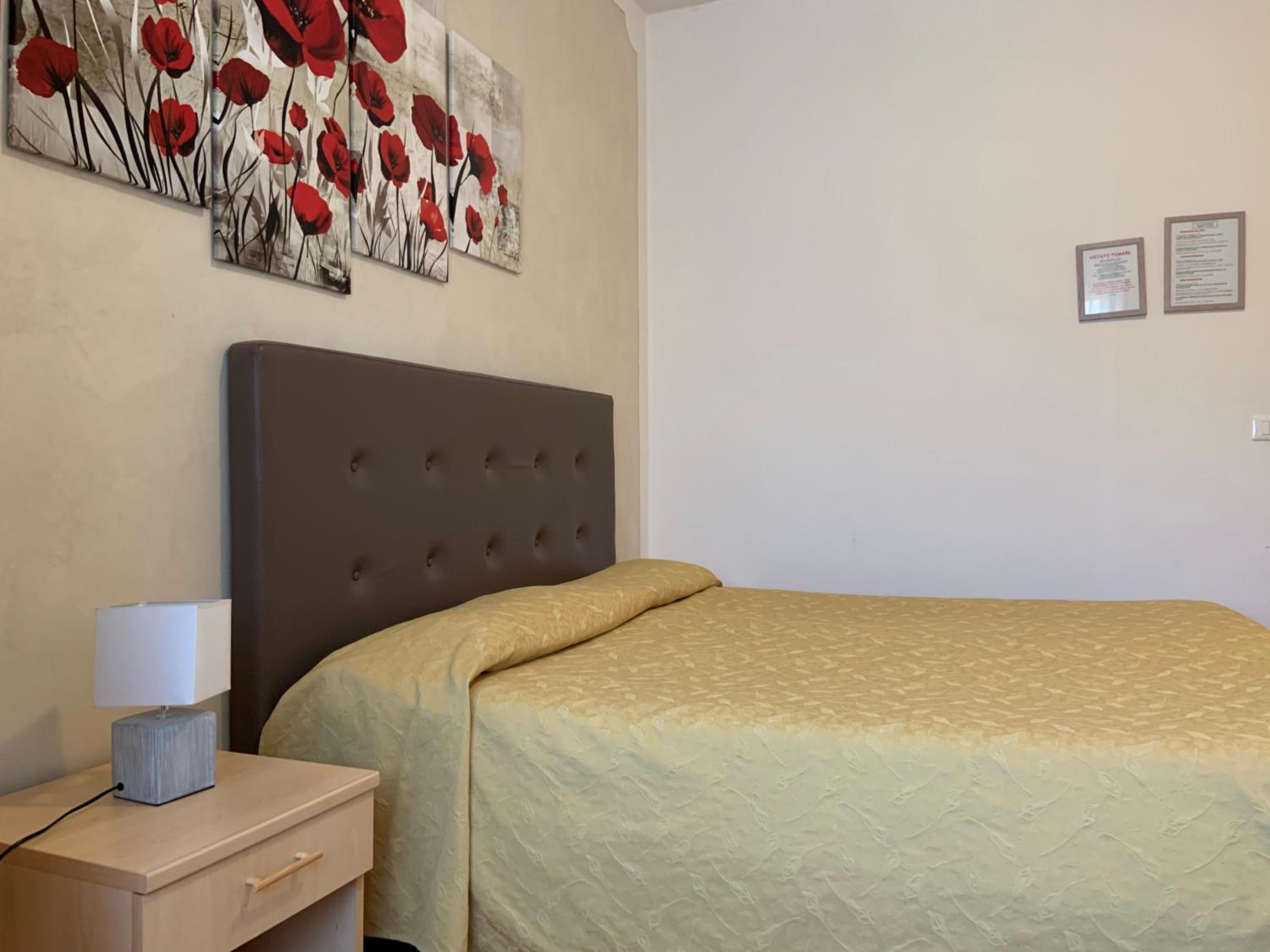 La Lanterna en Garda — hotel room