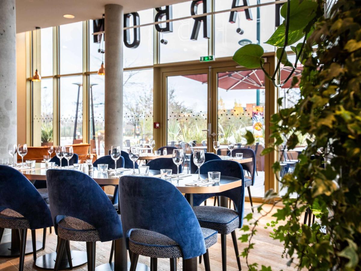 restaurant