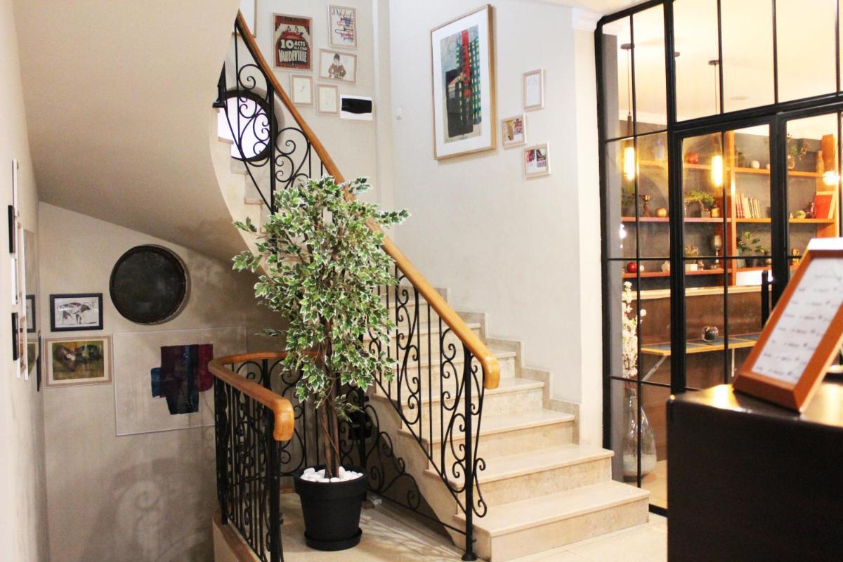 hotel reception
