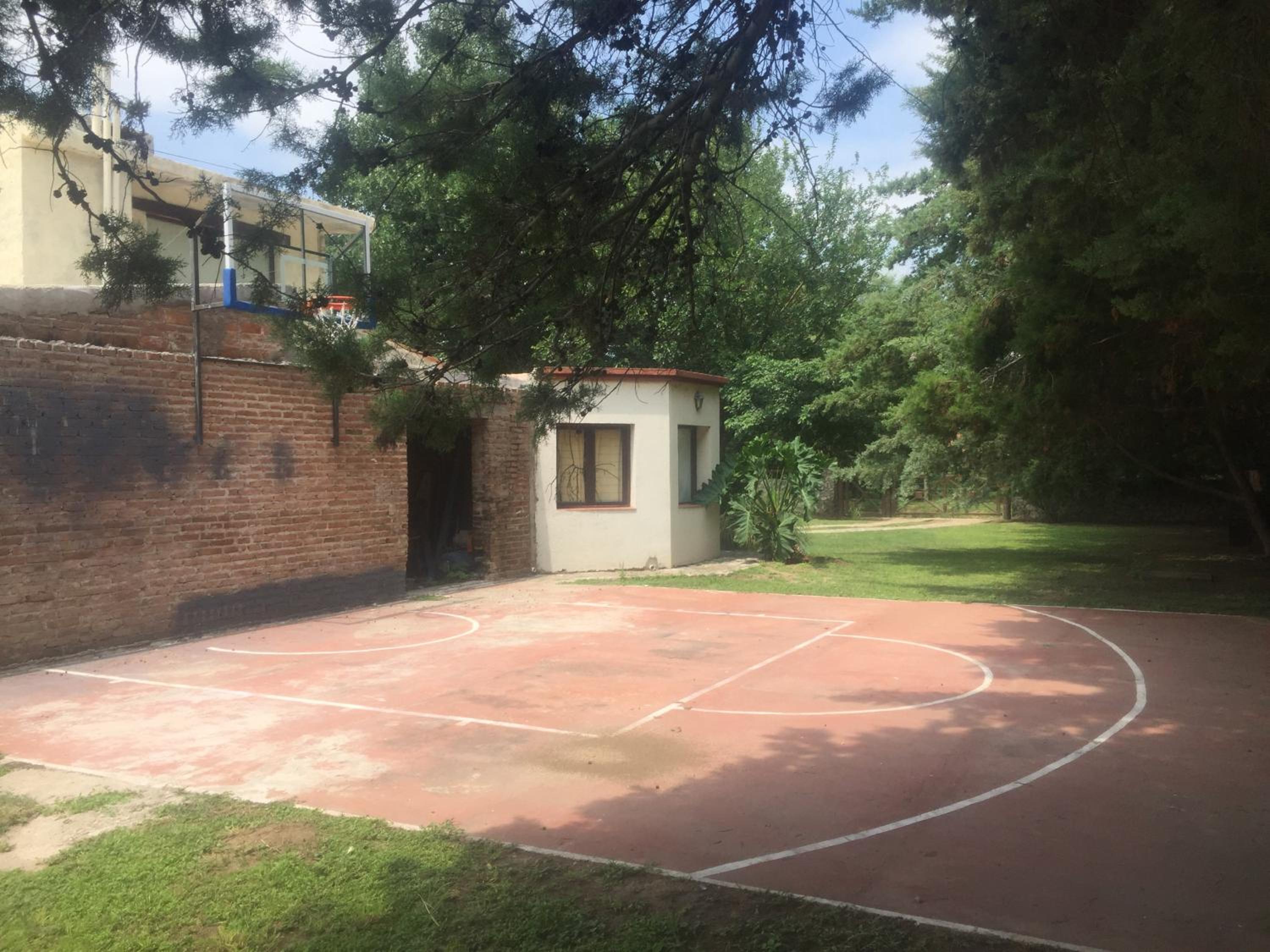 Alojamiento en casa quinta, habitación privada