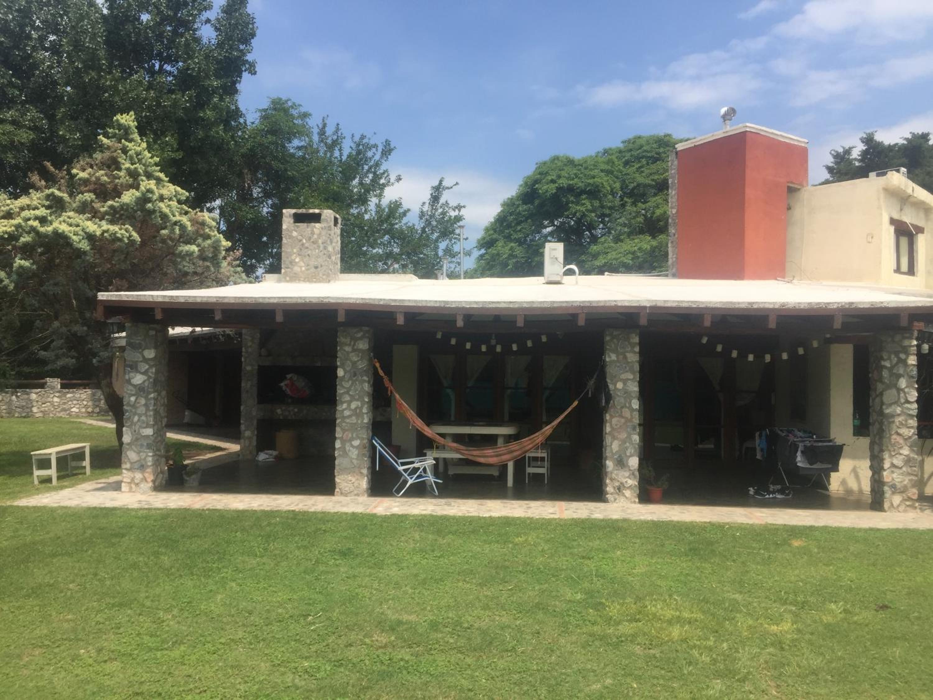 Alojamiento en casa quinta, habitación privada
