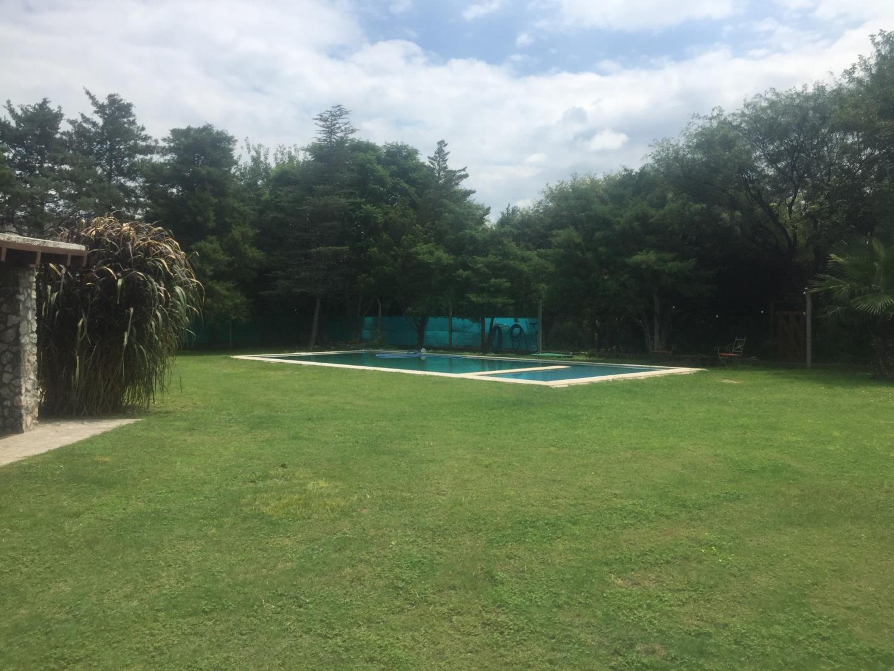 Alojamiento en casa quinta, habitación privada