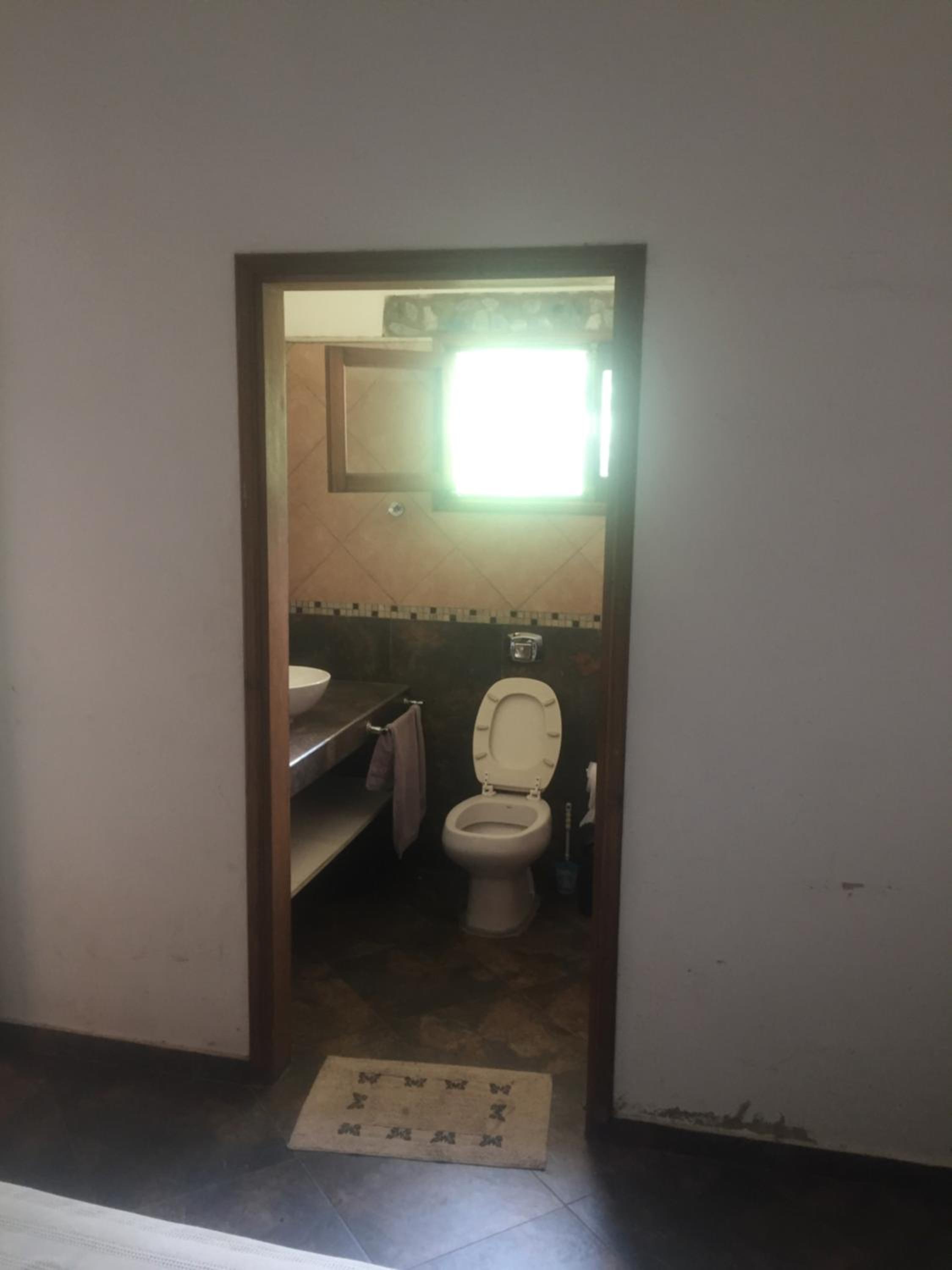 Alojamiento en casa quinta, habitación privada