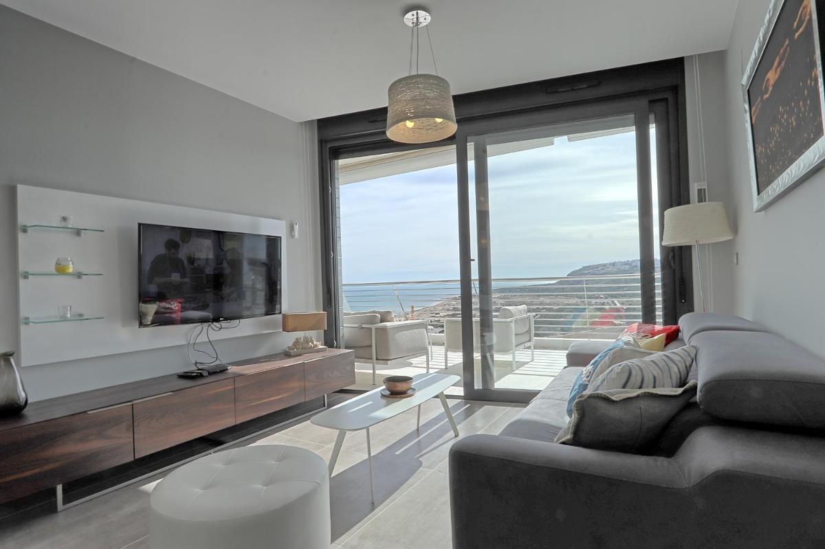 006 - Infinity View Penthouse - comfortHOLIDAYS photo 4